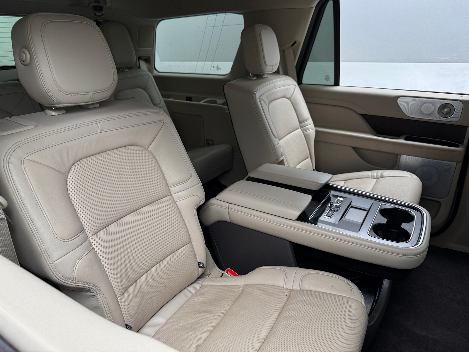 Thumbnail: 2020 Lincoln Navigator - 5