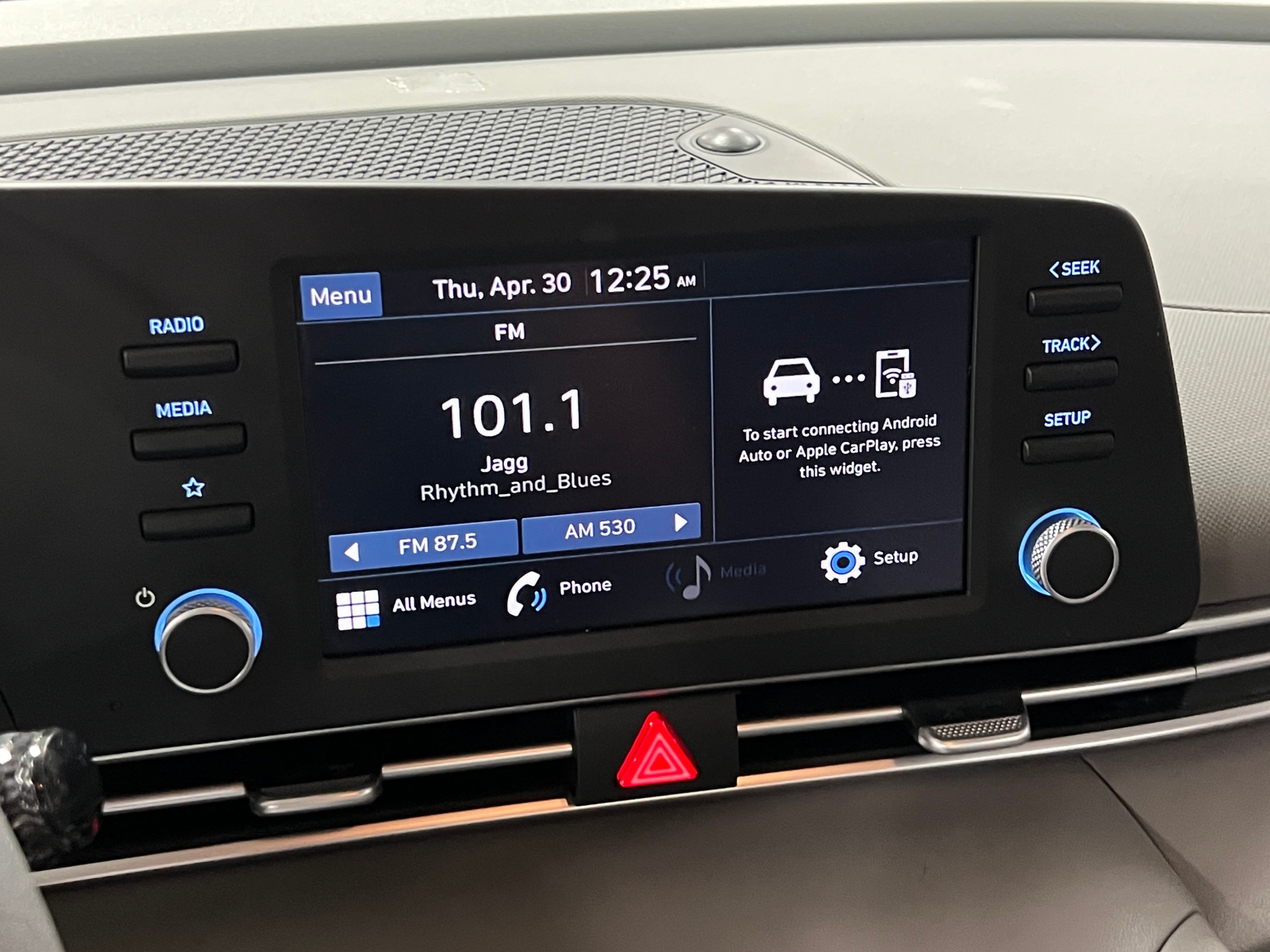 Thumbnail: 2023 Hyundai Elantra - 4