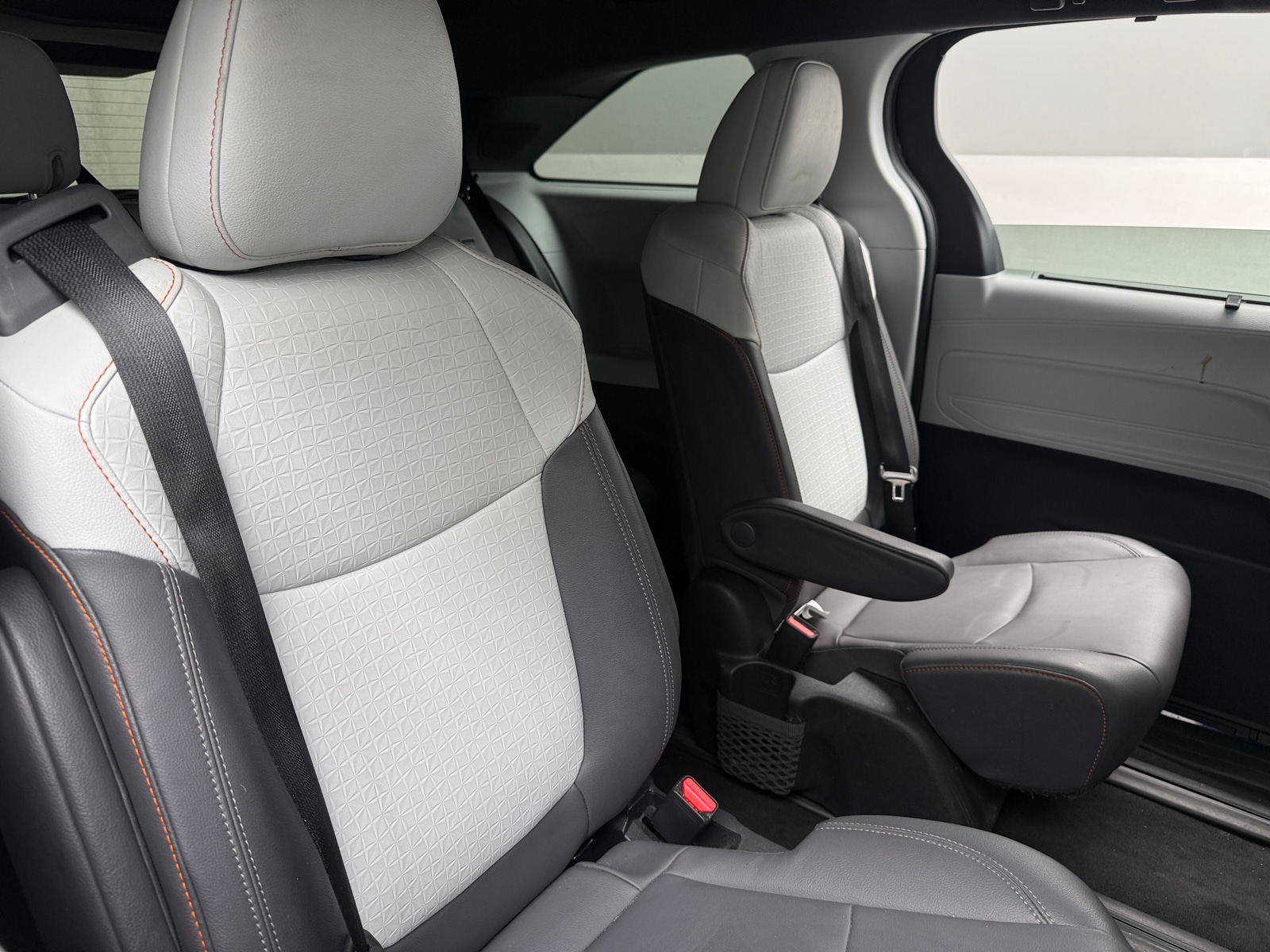 Thumbnail: 2022 Toyota Sienna - 5