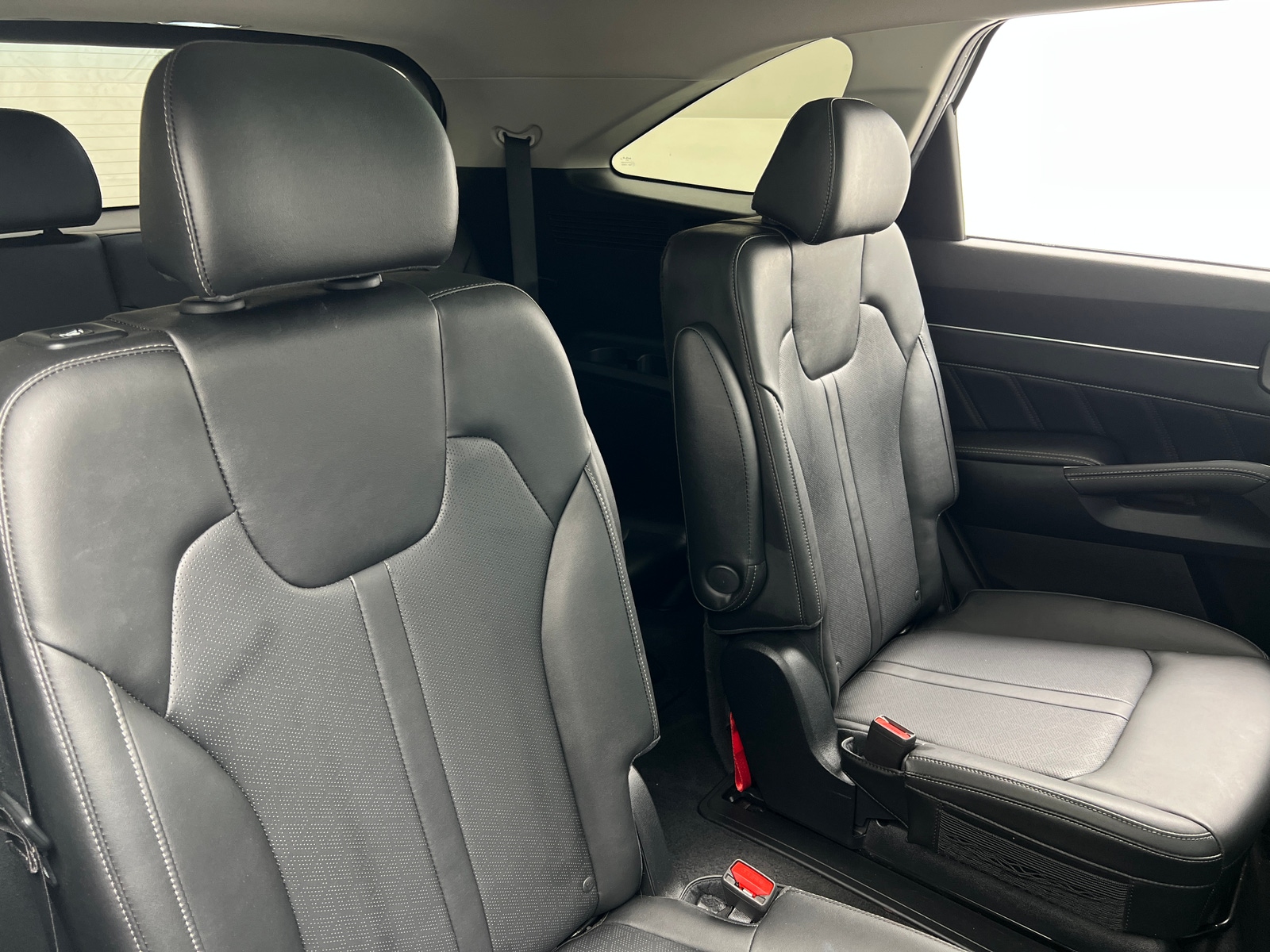 Thumbnail: 2023 Kia Sorento - 5