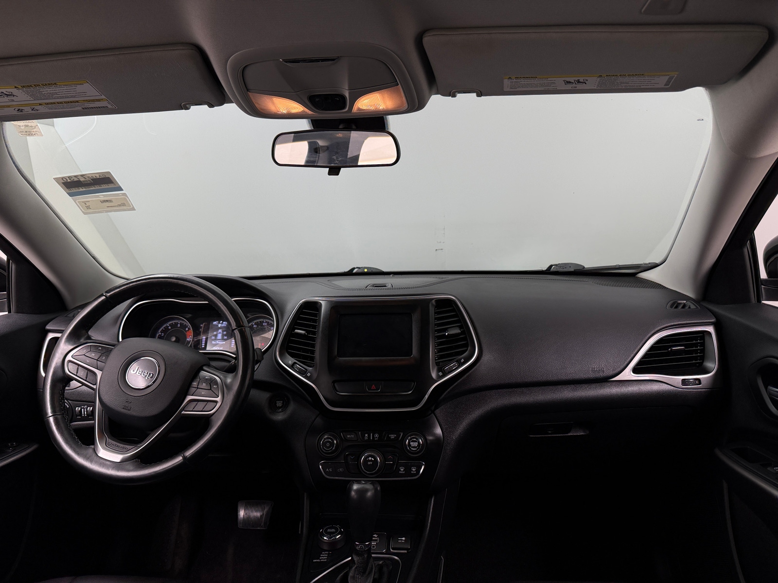 Thumbnail: 2019 Jeep Cherokee - 3