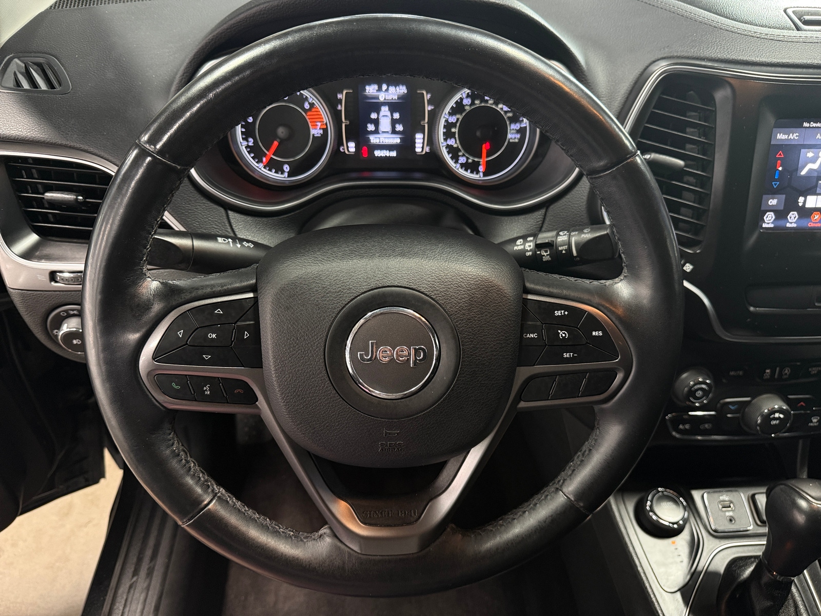 Thumbnail: 2019 Jeep Cherokee - 5