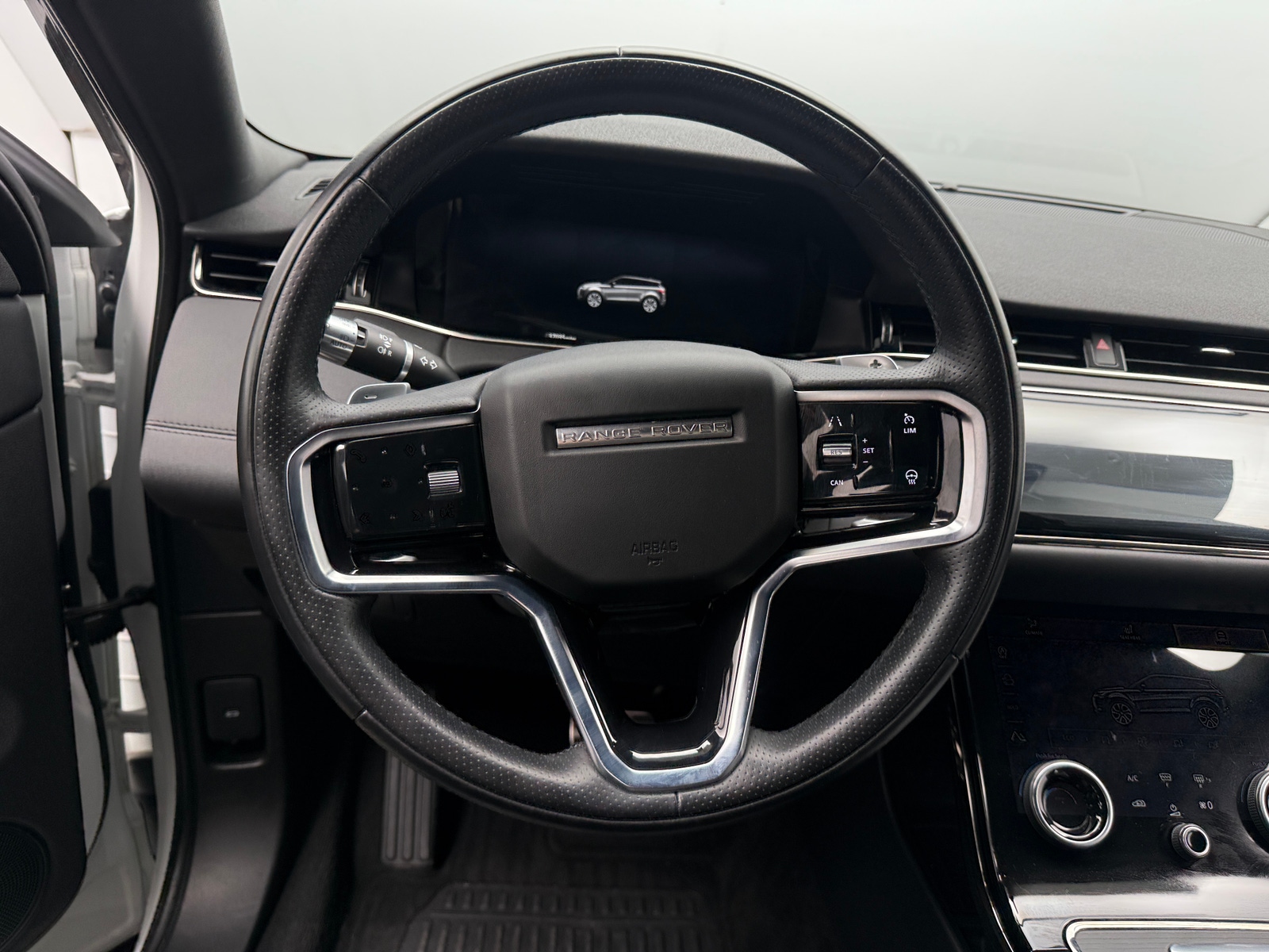 Thumbnail: 2022 Land Rover Range Rover Evoque - 4