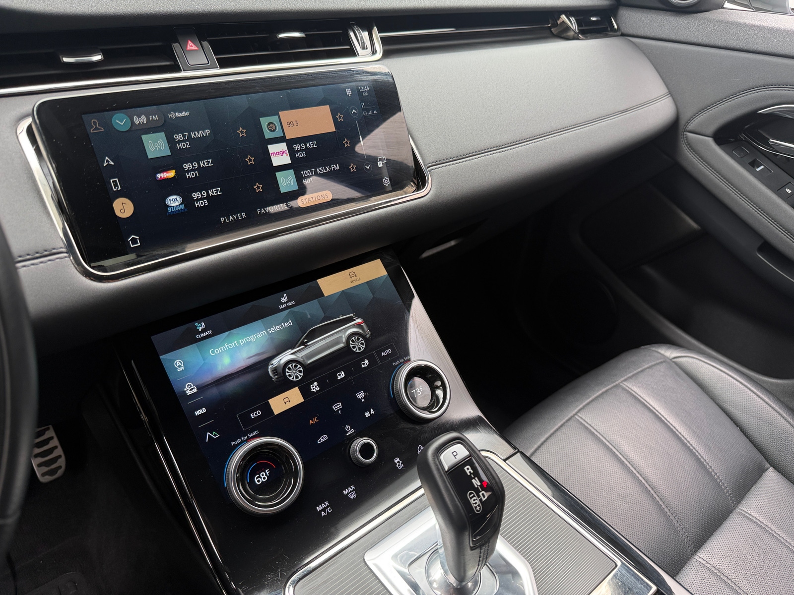 Thumbnail: 2022 Land Rover Range Rover Evoque - 3