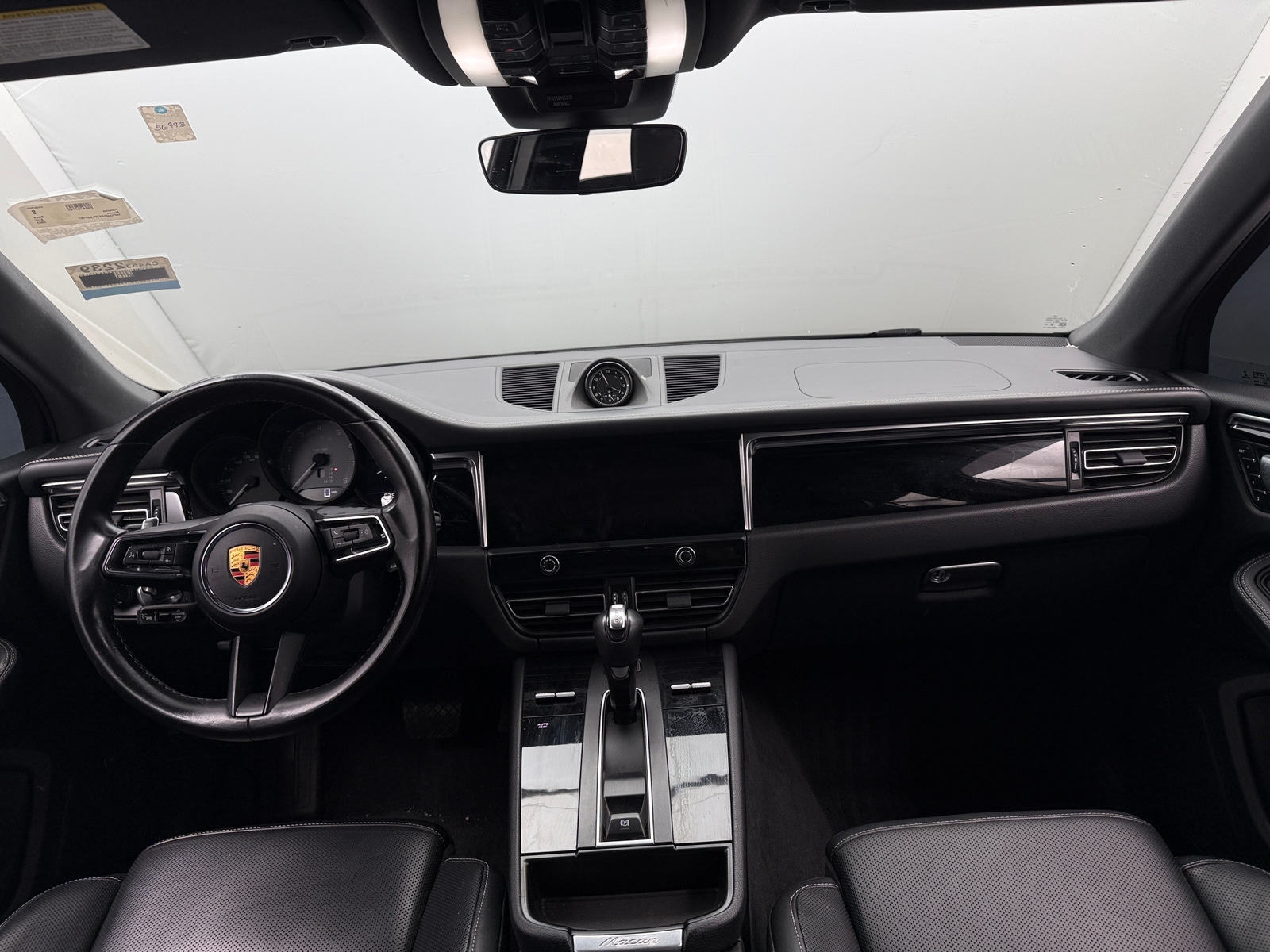 Thumbnail: 2023 Porsche Macan - 2