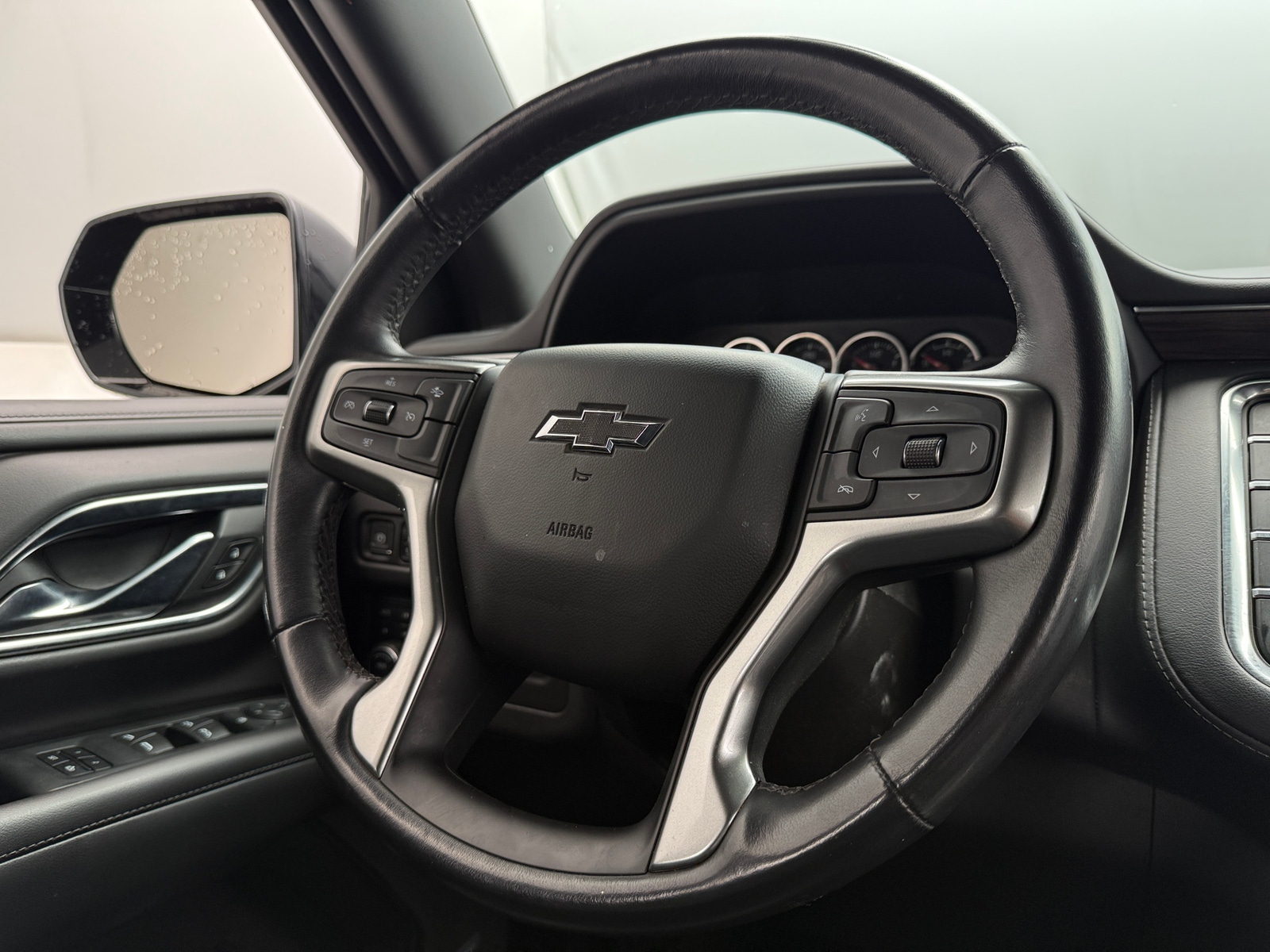Thumbnail: 2021 Chevrolet Suburban - 4