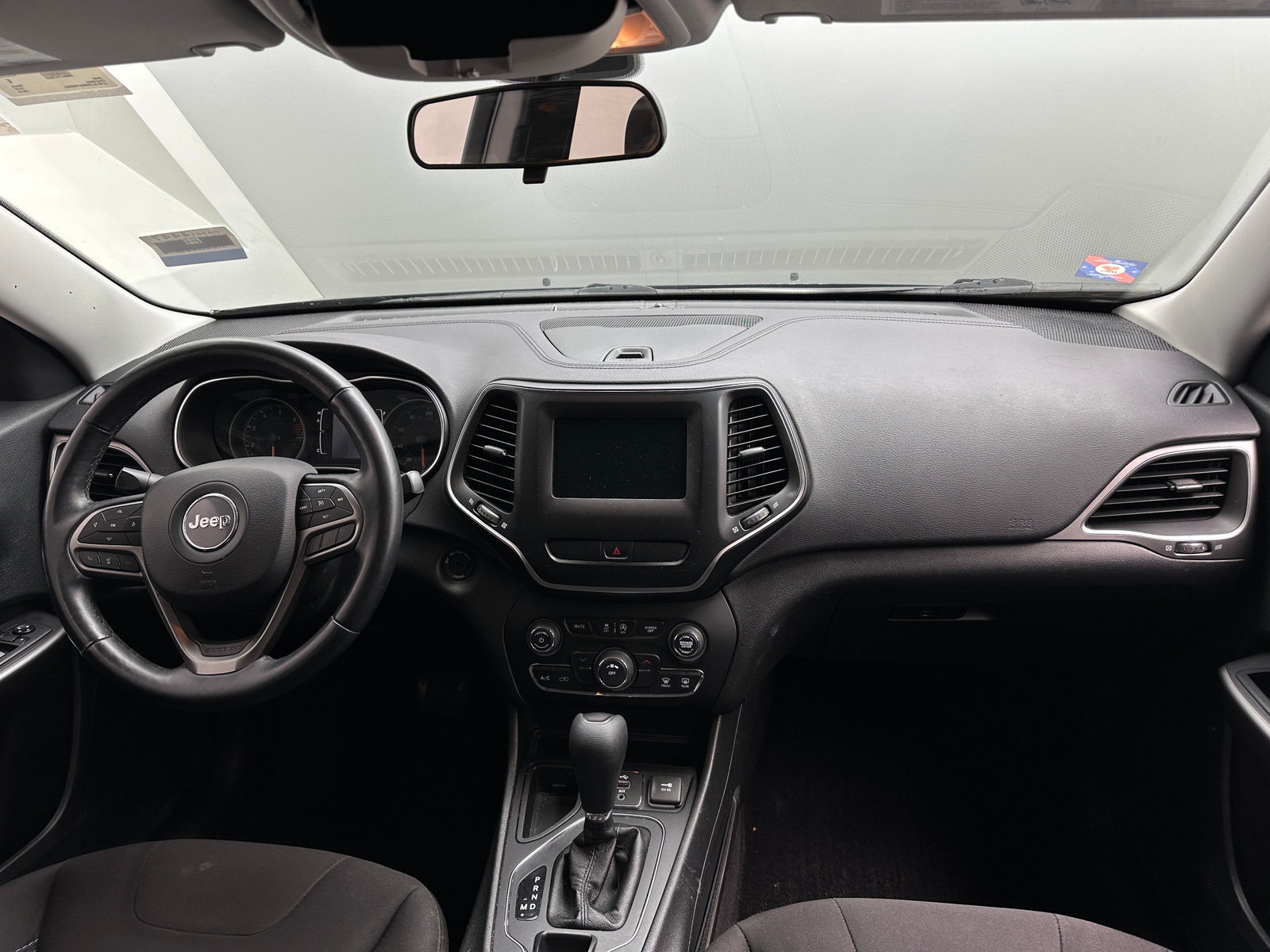 Thumbnail: 2019 Jeep Cherokee - 3