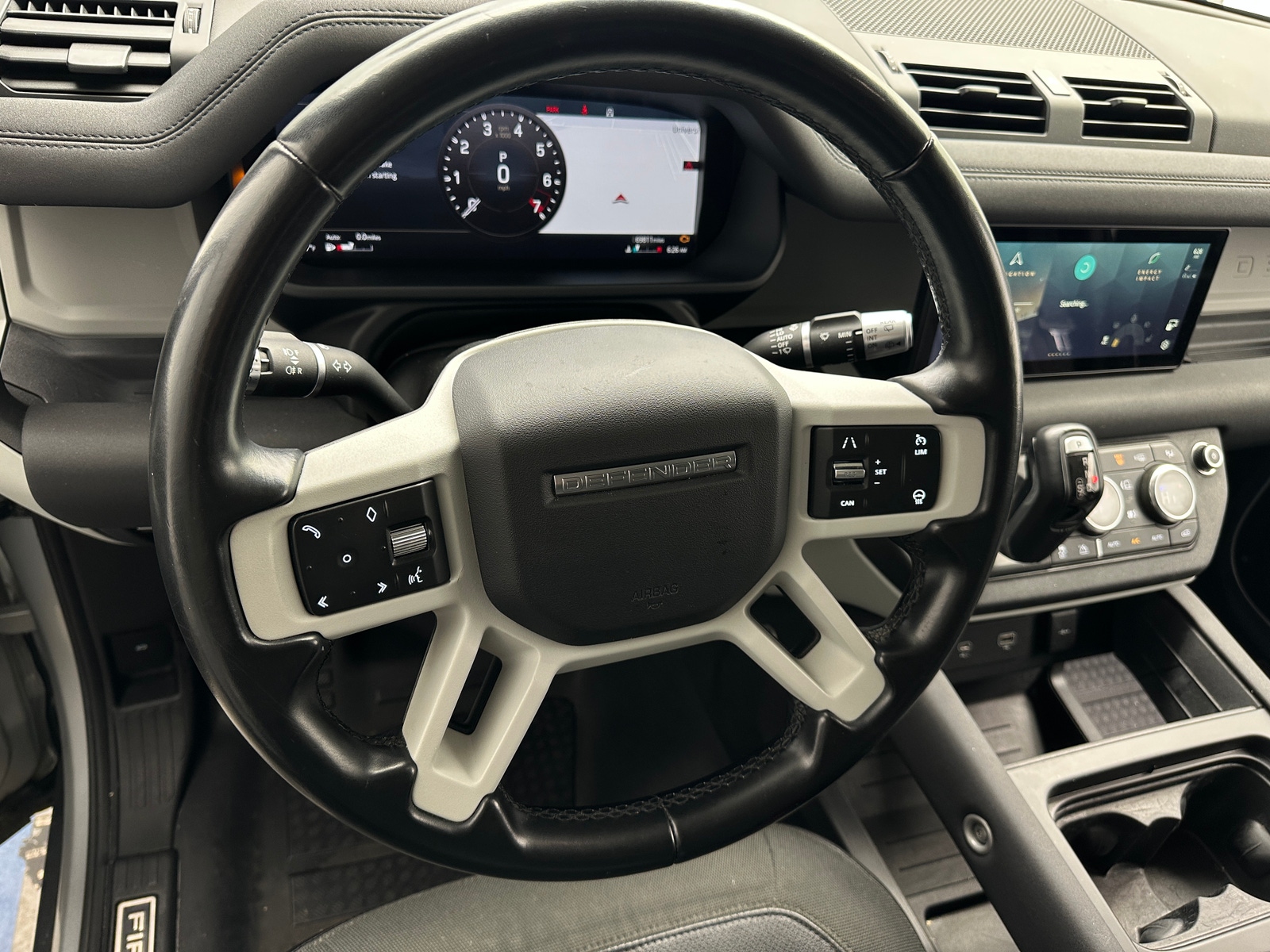Thumbnail: 2020 Land Rover Defender - 4
