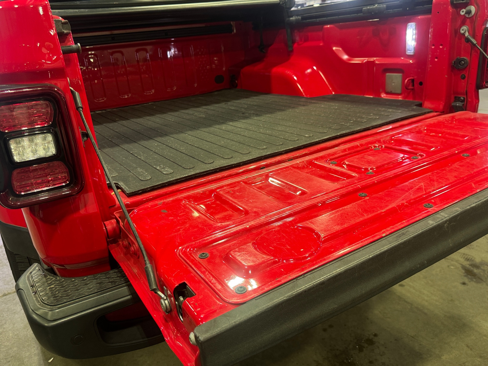 Thumbnail: 2020 Jeep Gladiator - 7