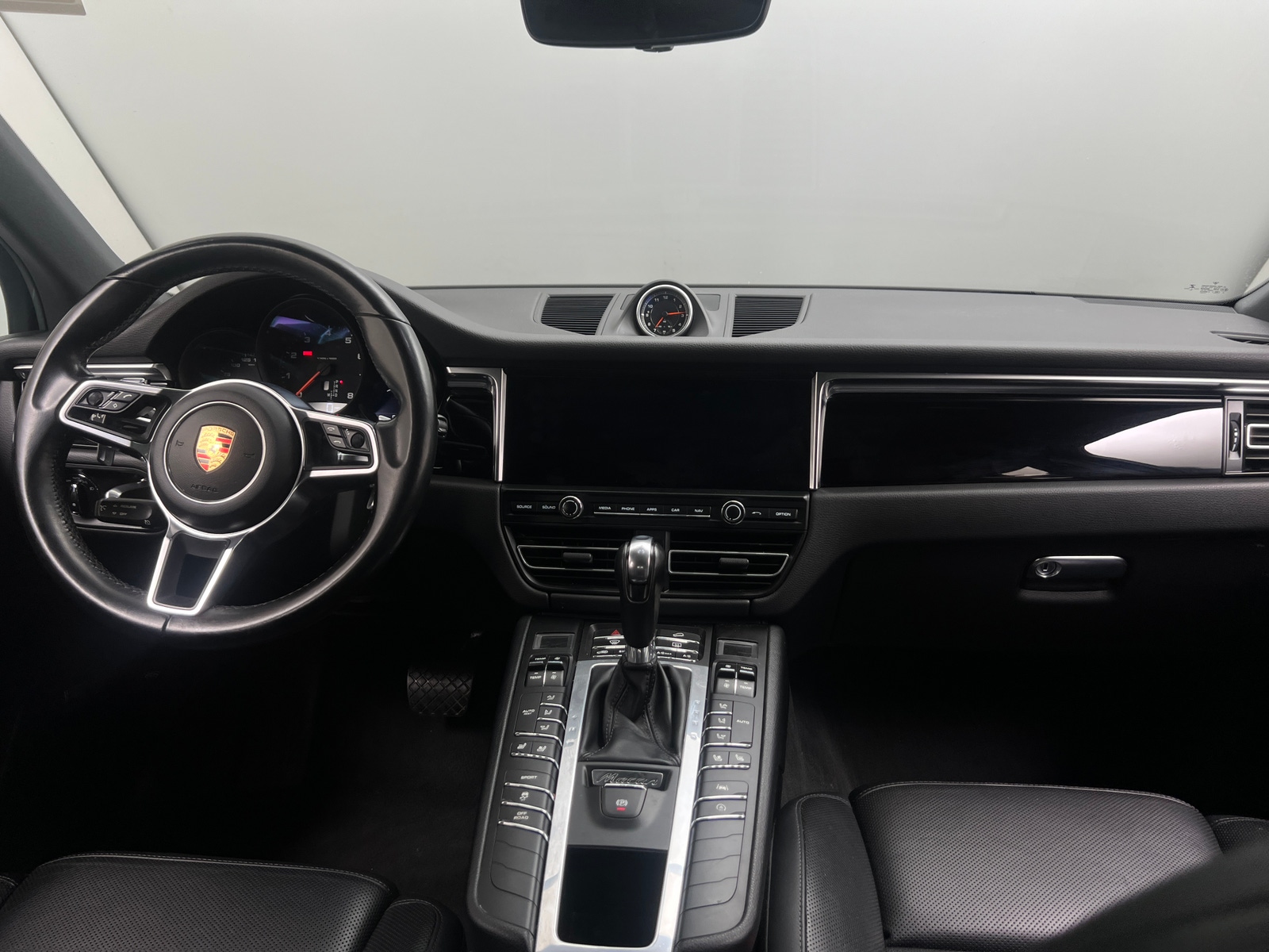 Thumbnail: 2019 Porsche Macan - 2