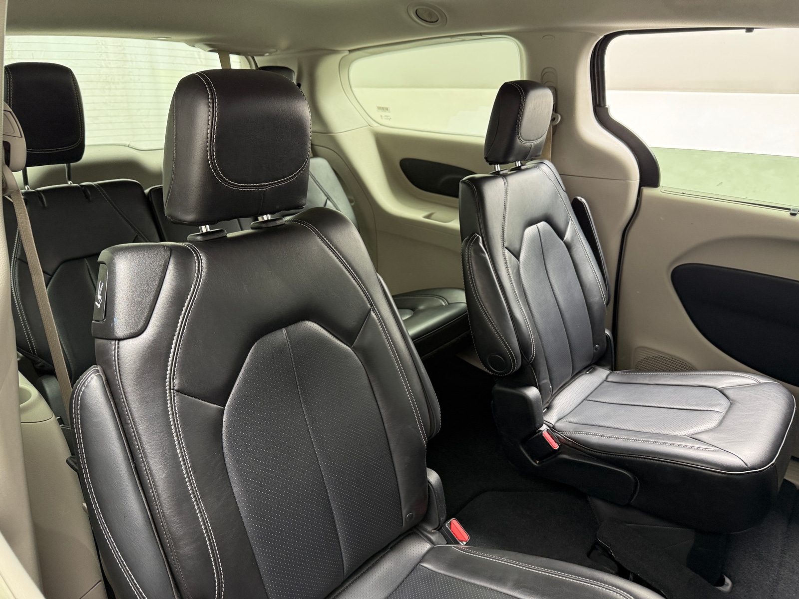 Thumbnail: 2023 Chrysler Pacifica - 5