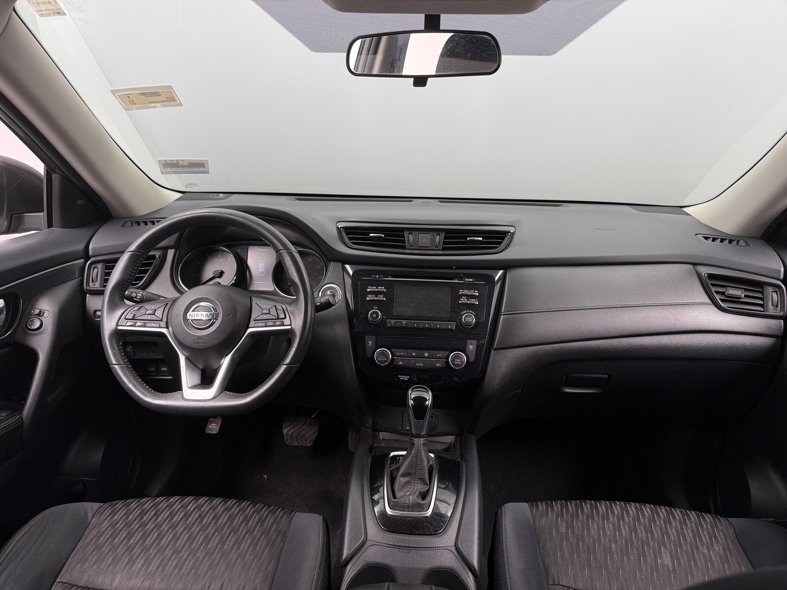 Thumbnail: 2017 Nissan Rogue - 3