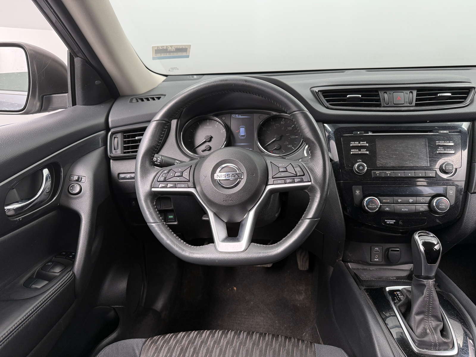 Thumbnail: 2017 Nissan Rogue - 5