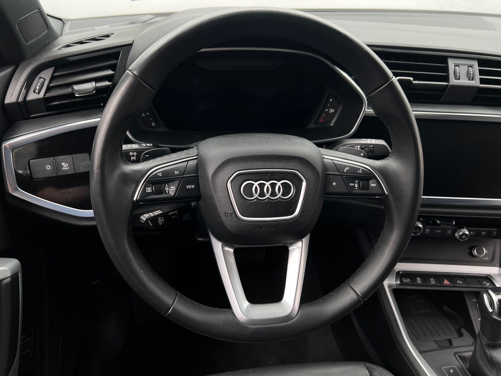 Thumbnail: 2023 Audi Q3 - 4