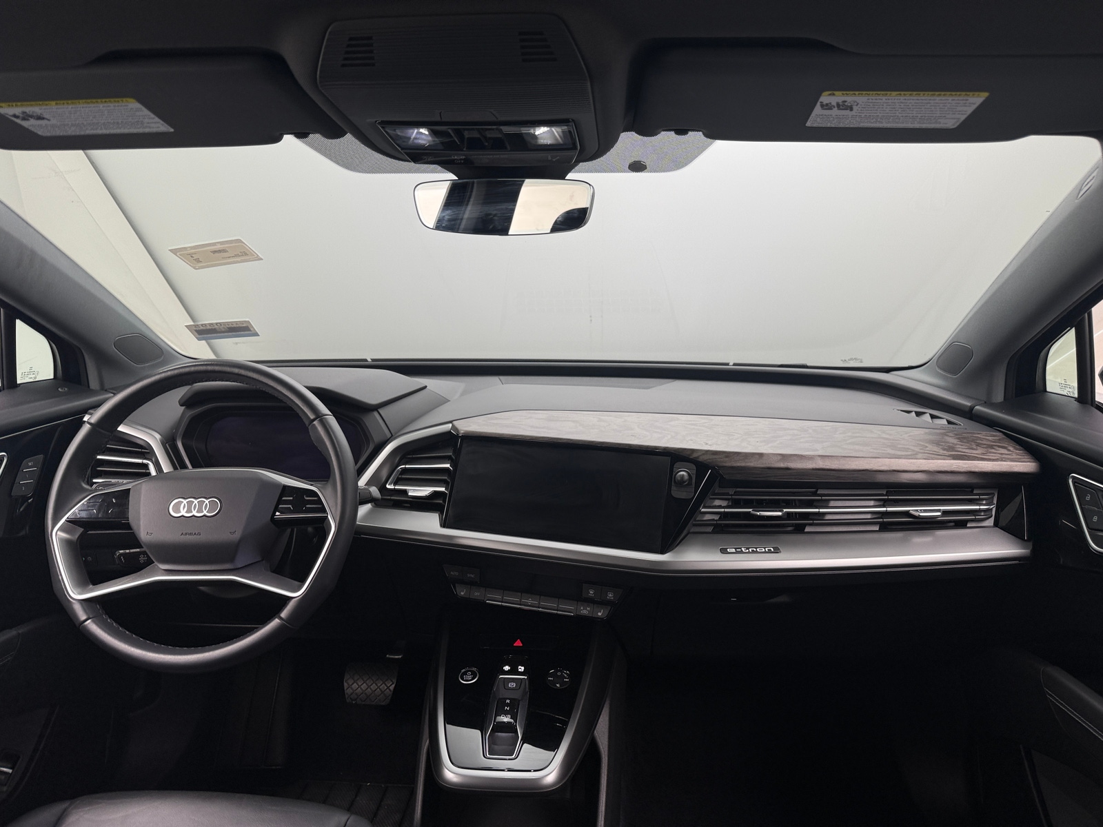 Thumbnail: 2022 Audi Q4 e-tron - 2