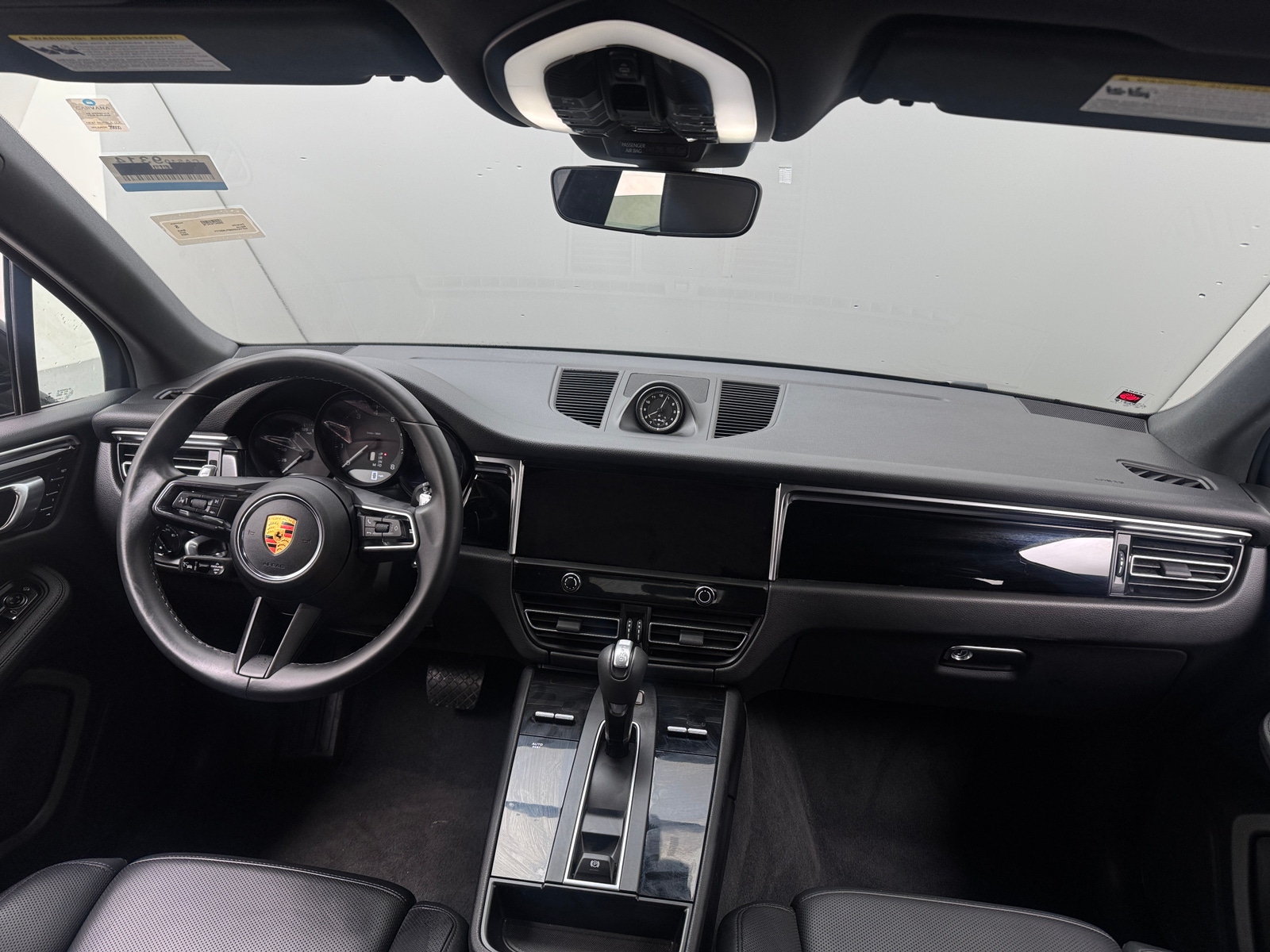 Thumbnail: 2023 Porsche Macan - 2
