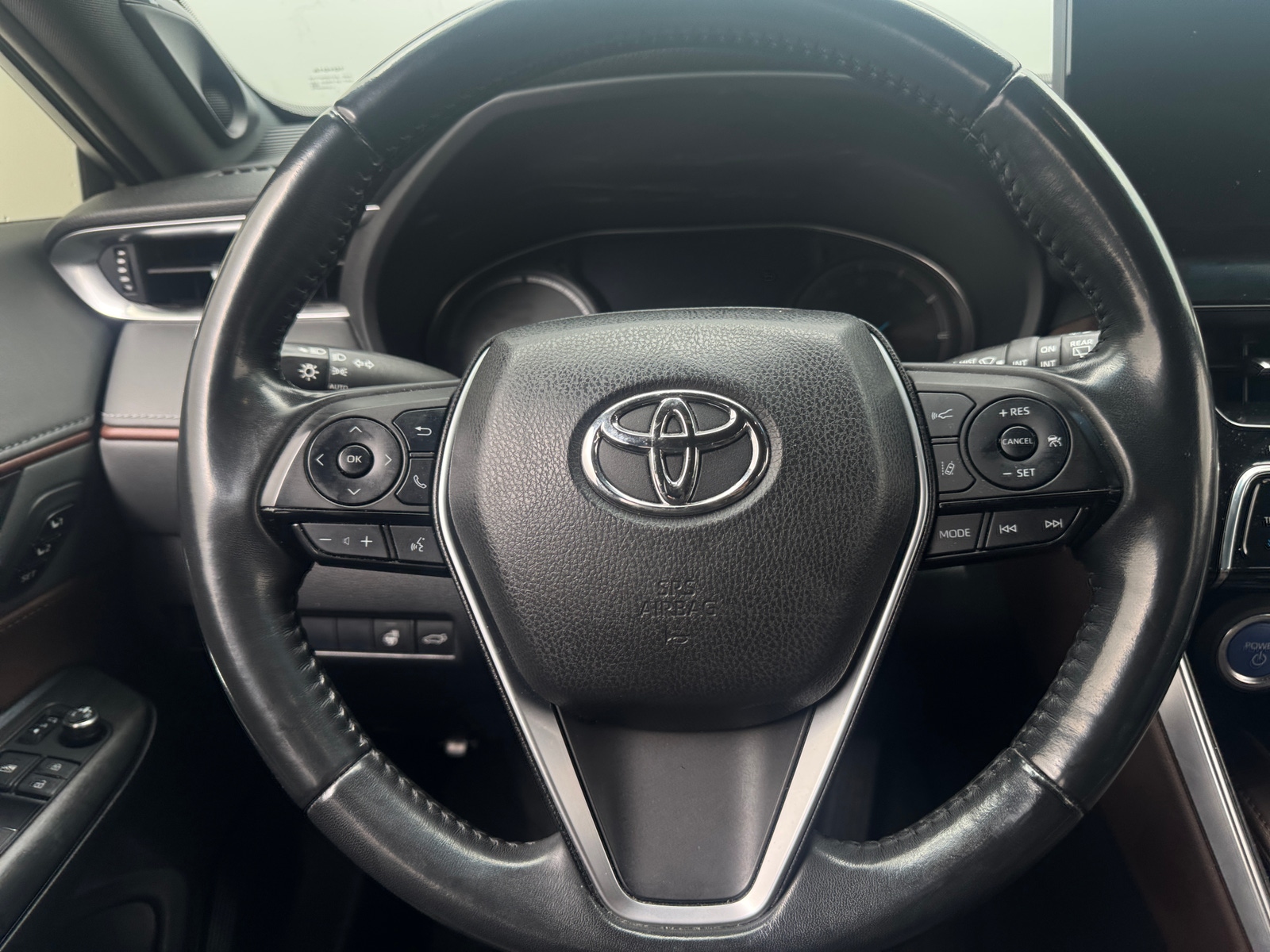 Thumbnail: 2021 Toyota Venza - 4