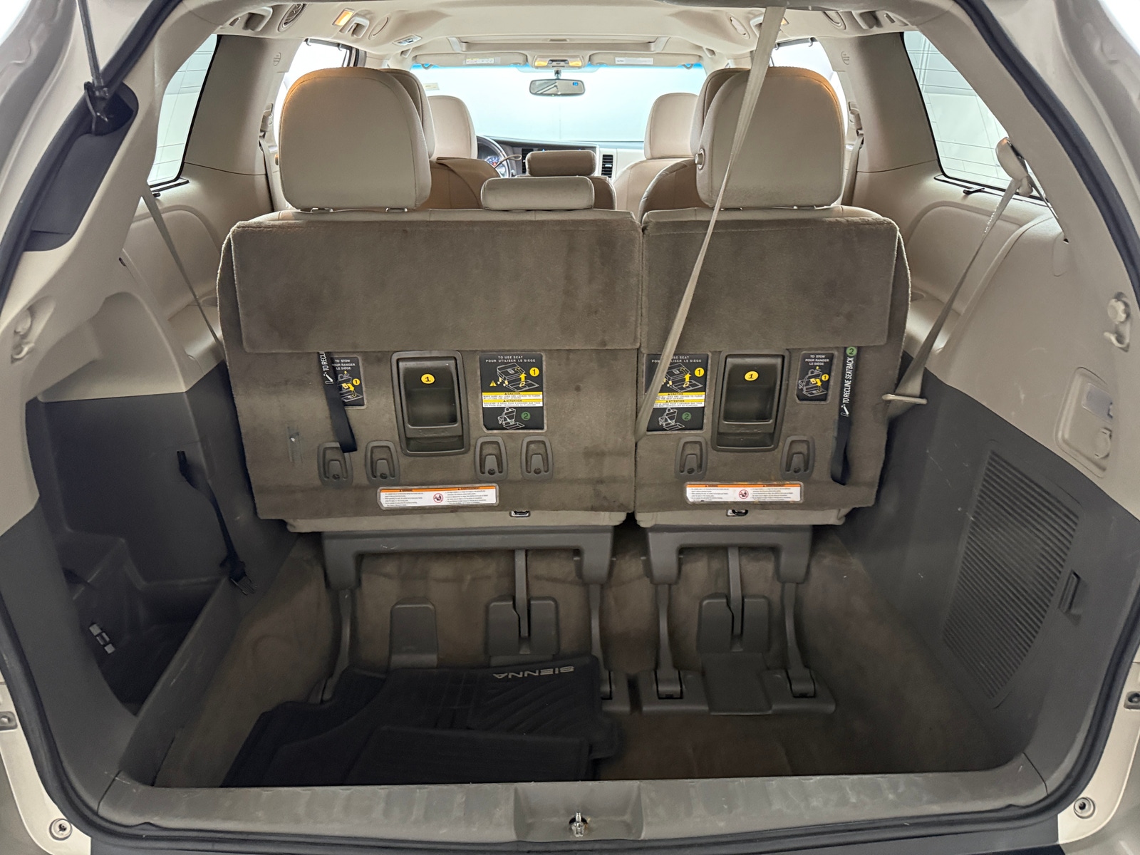 Thumbnail: 2016 Toyota Sienna - 7