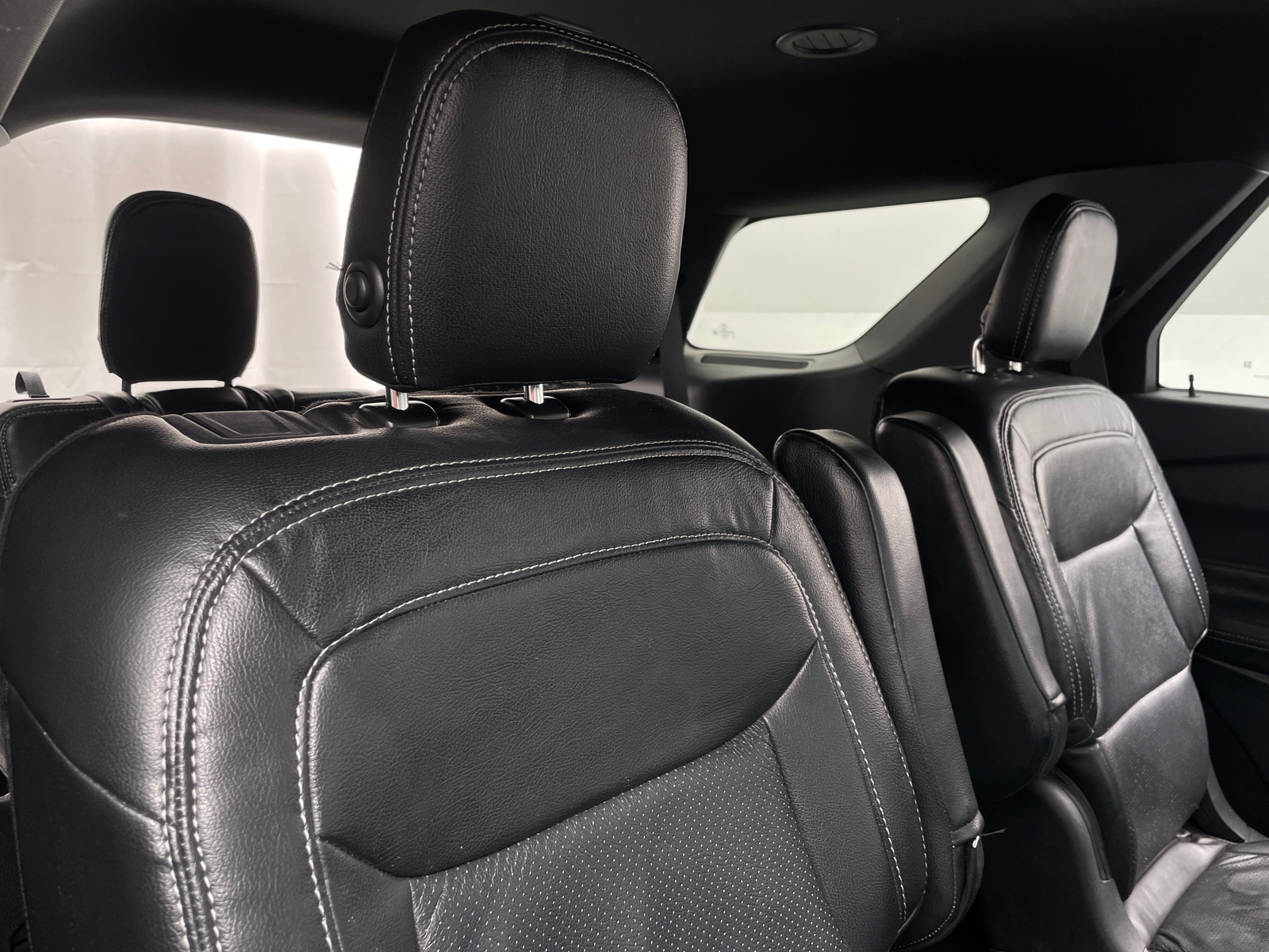 Thumbnail: 2020 Ford Explorer - 6