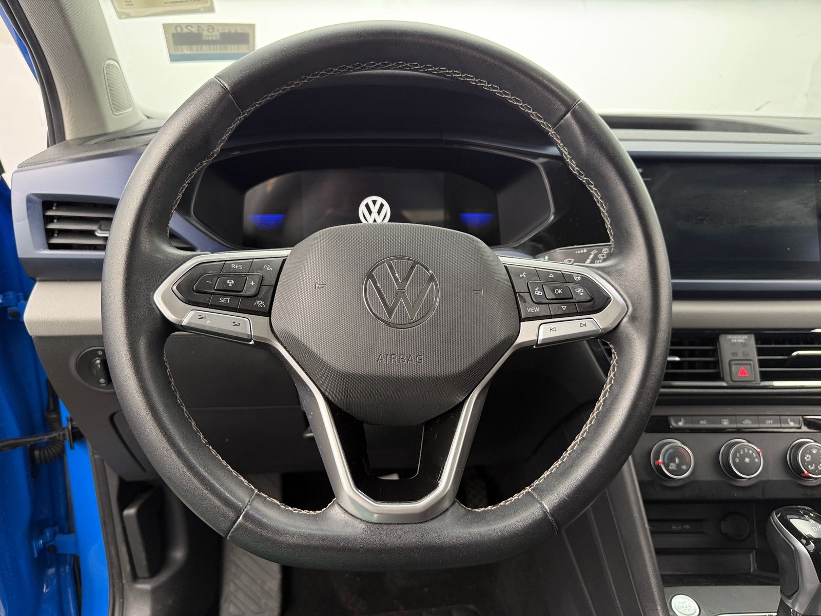 Thumbnail: 2022 Volkswagen Taos - 4
