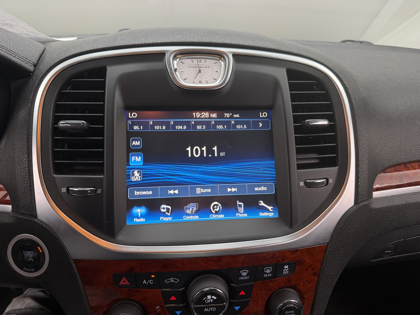 Thumbnail: 2014 Chrysler 300 - 3