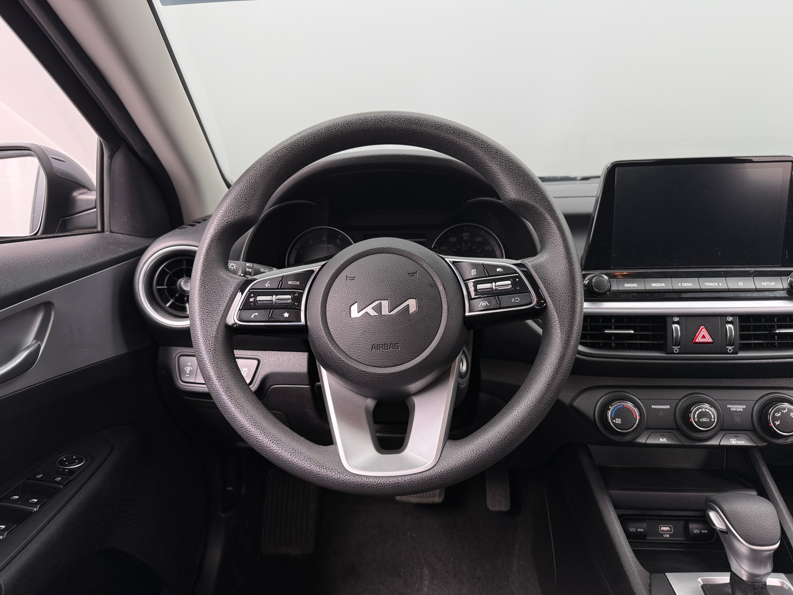 Thumbnail: 2023 Kia Forte - 5