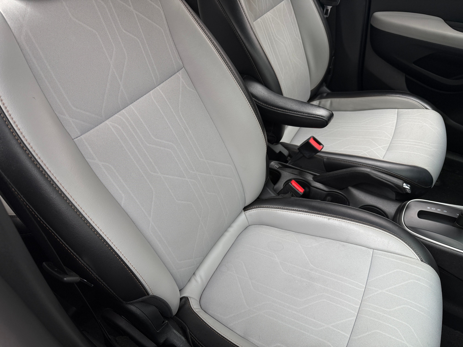 Thumbnail: 2017 Chevrolet Trax - 2