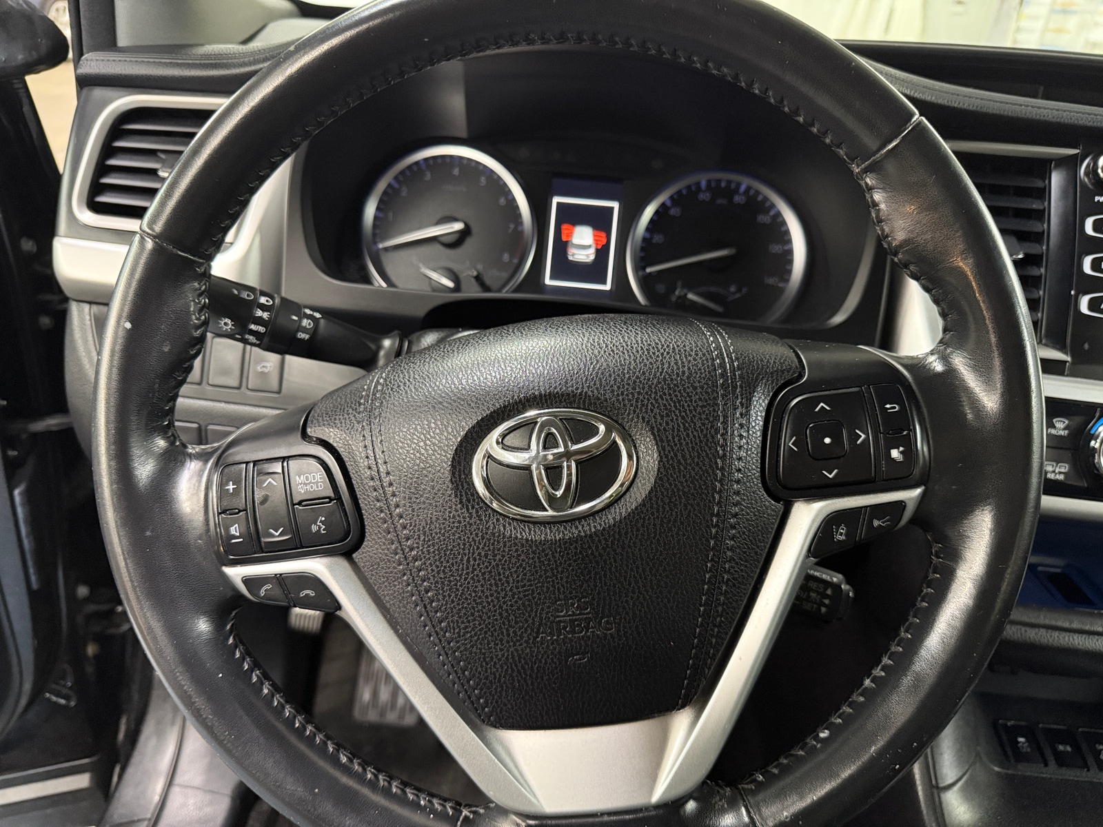 Thumbnail: 2018 Toyota Highlander - 4