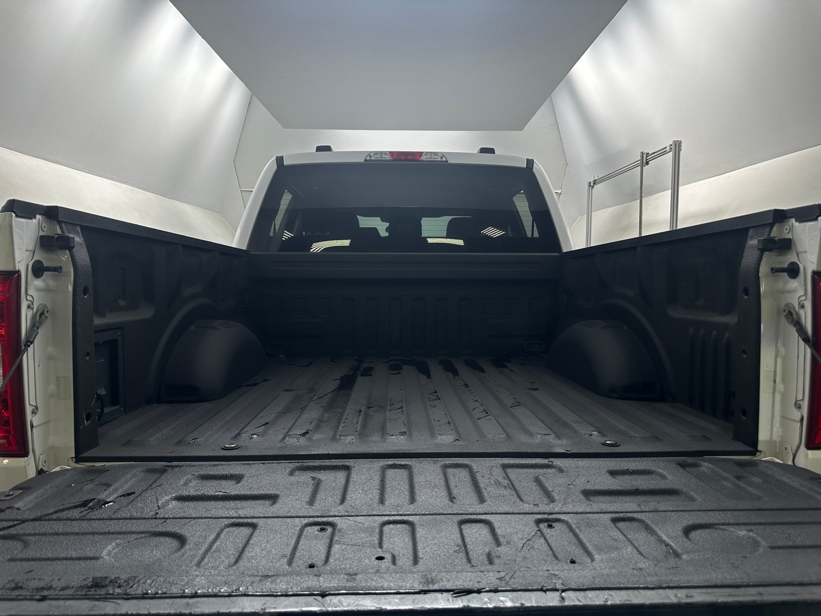 Thumbnail: 2021 Ford Econoline - 7