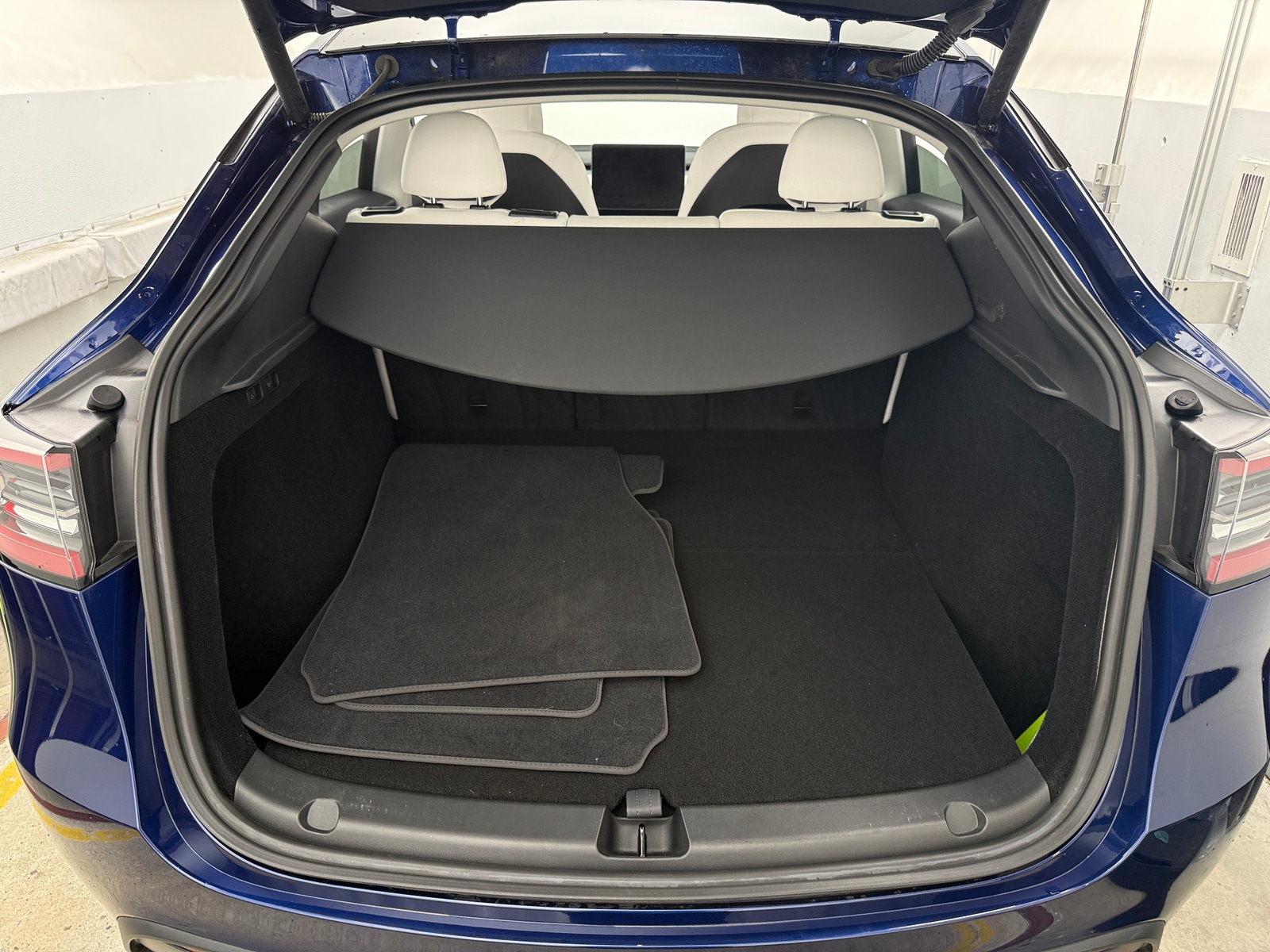 Thumbnail: 2023 Tesla Model Y - 6
