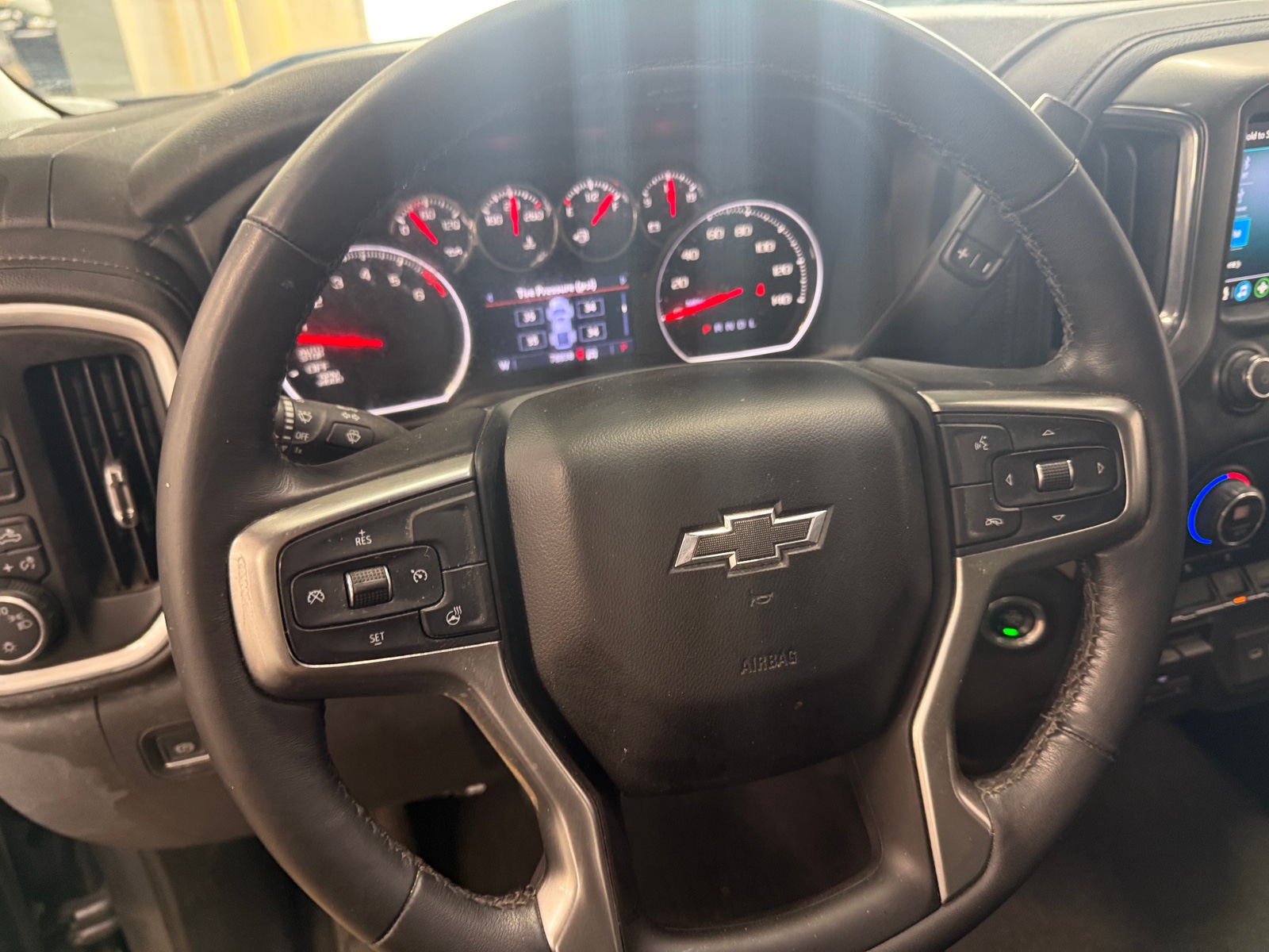 Thumbnail: 2019 Chevrolet Silverado 1500 - 5