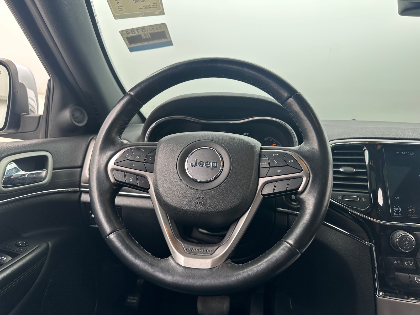 Thumbnail: 2022 Jeep Grand Cherokee - 4