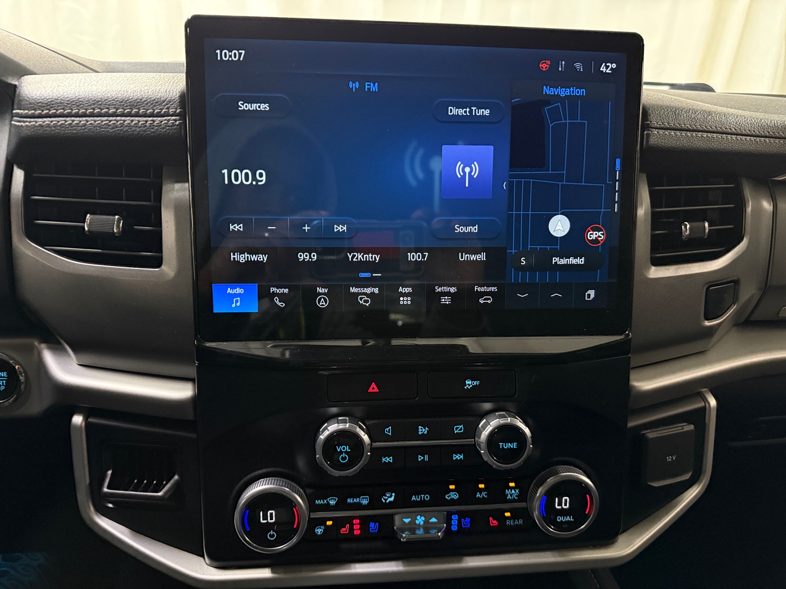 Thumbnail: 2023 Ford Expedition MAX - 3