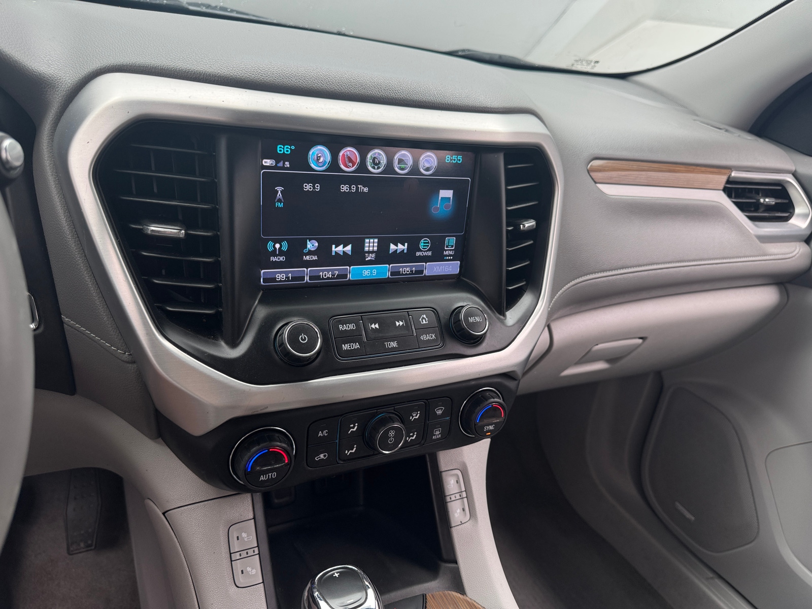 Thumbnail: 2017 GMC Acadia - 4