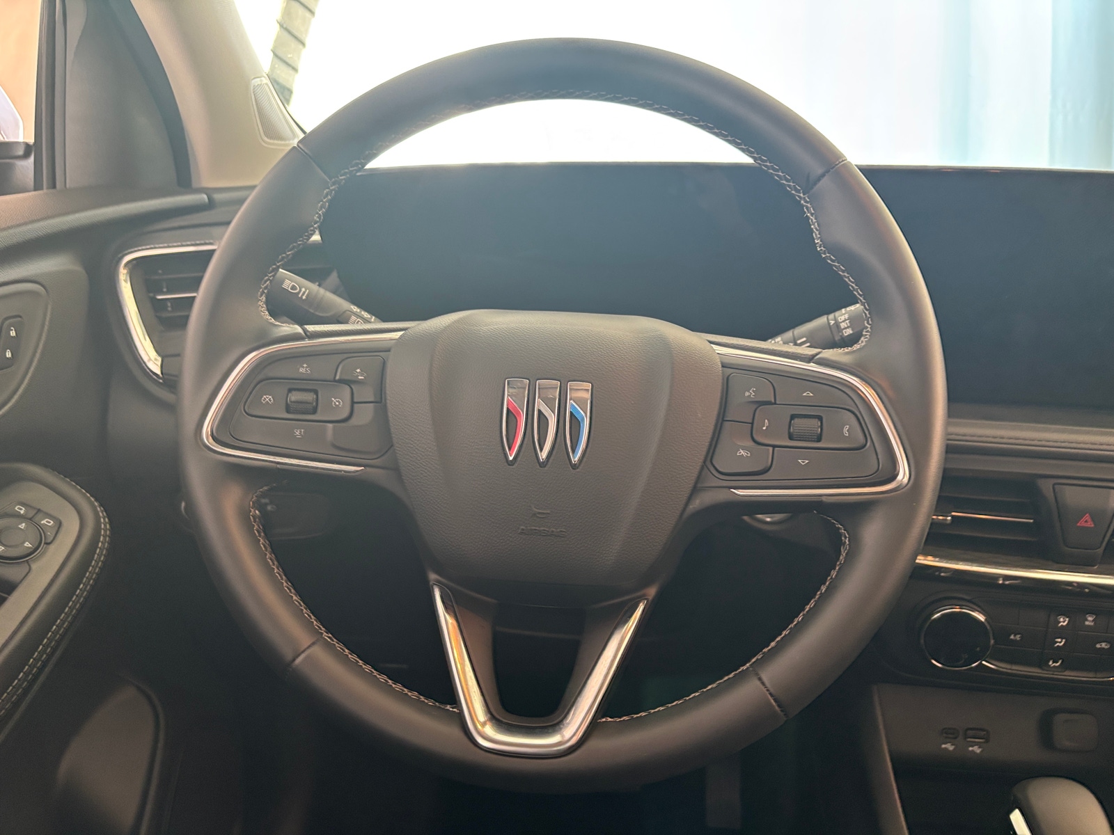 Thumbnail: 2025 Buick Encore GX - 4