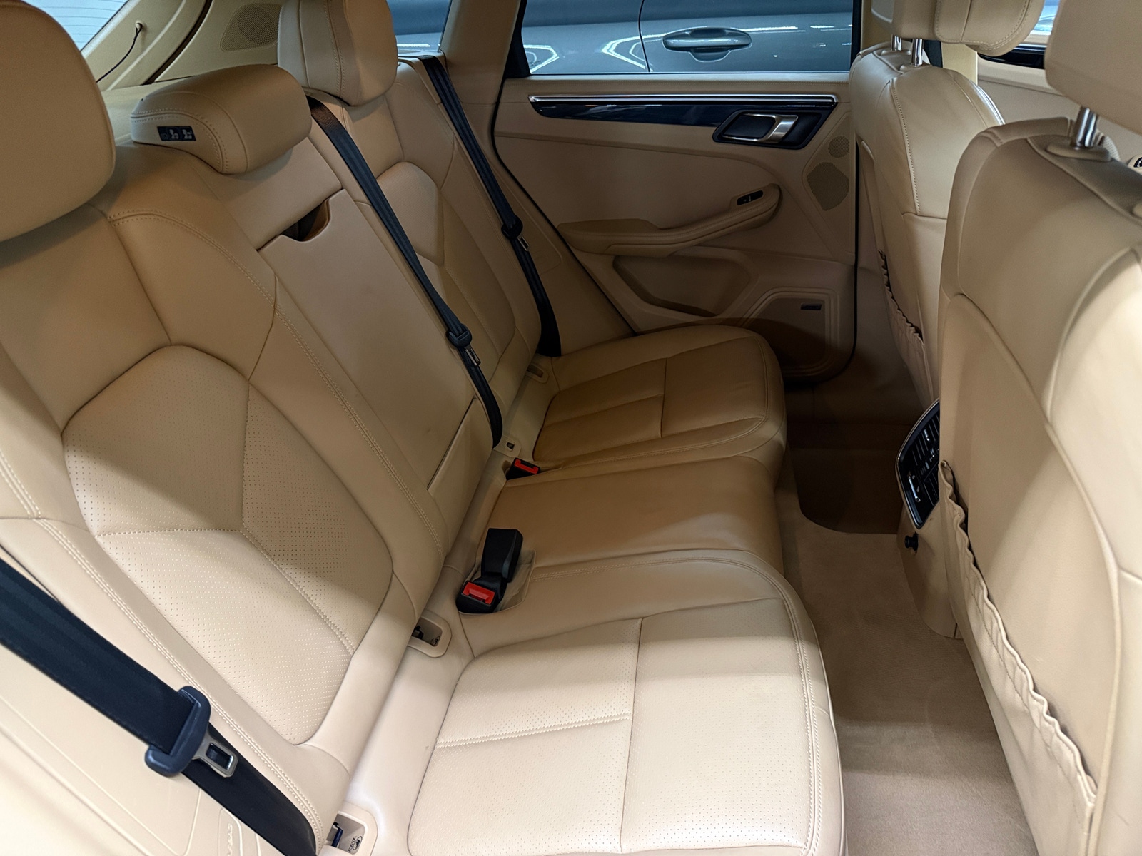 Thumbnail: 2016 Porsche Macan - 5