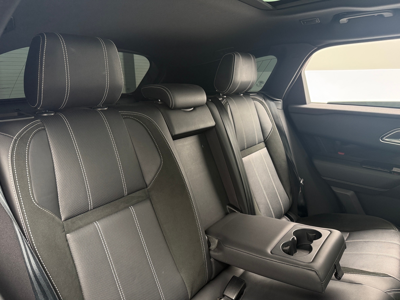 Thumbnail: 2020 Land Rover Range Rover Velar - 5