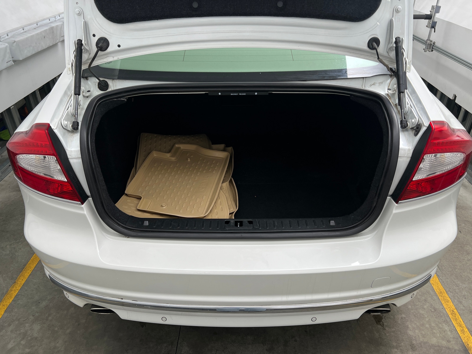 Thumbnail: 2016 Volvo S80 - 6