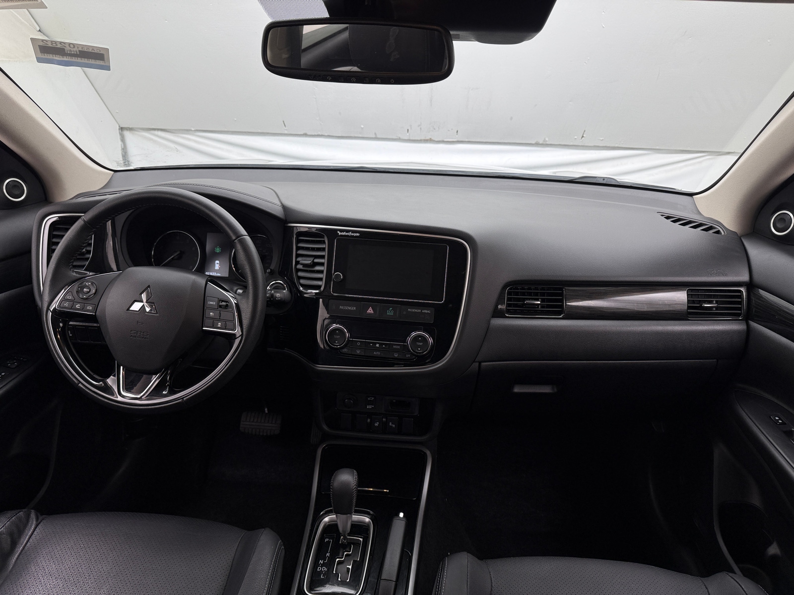 Thumbnail: 2018 Mitsubishi Outlander - 2