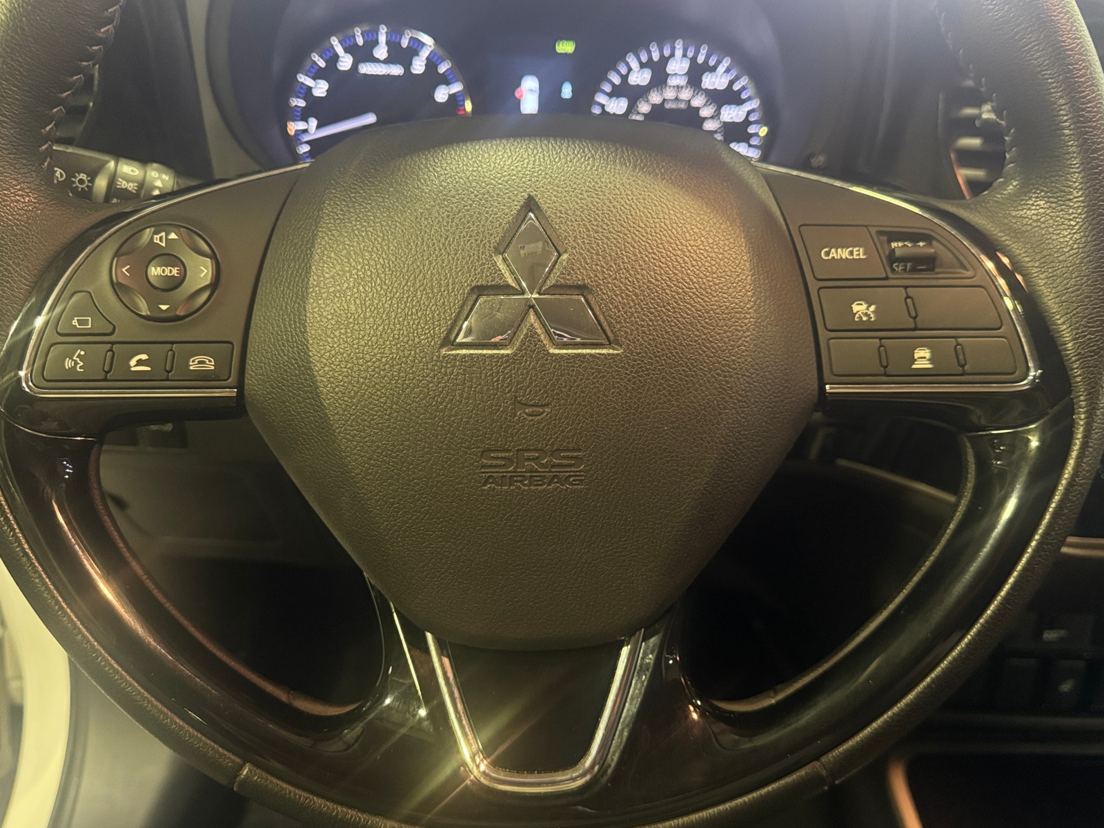 Thumbnail: 2018 Mitsubishi Outlander - 4