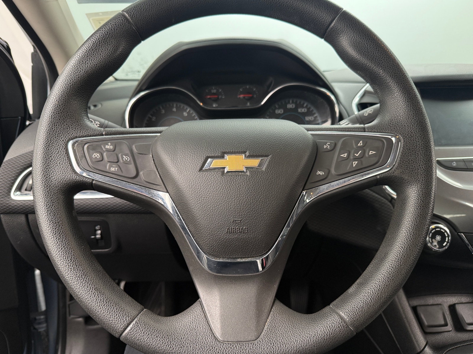 Thumbnail: 2017 Chevrolet Cruze - 5