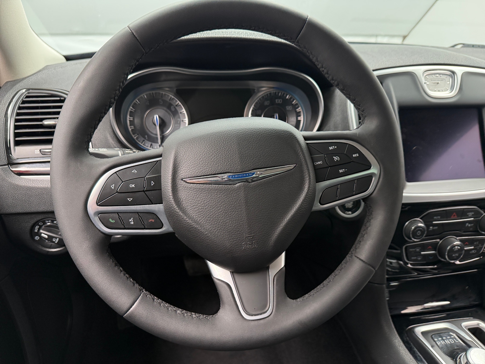 Thumbnail: 2023 Chrysler 300 - 4