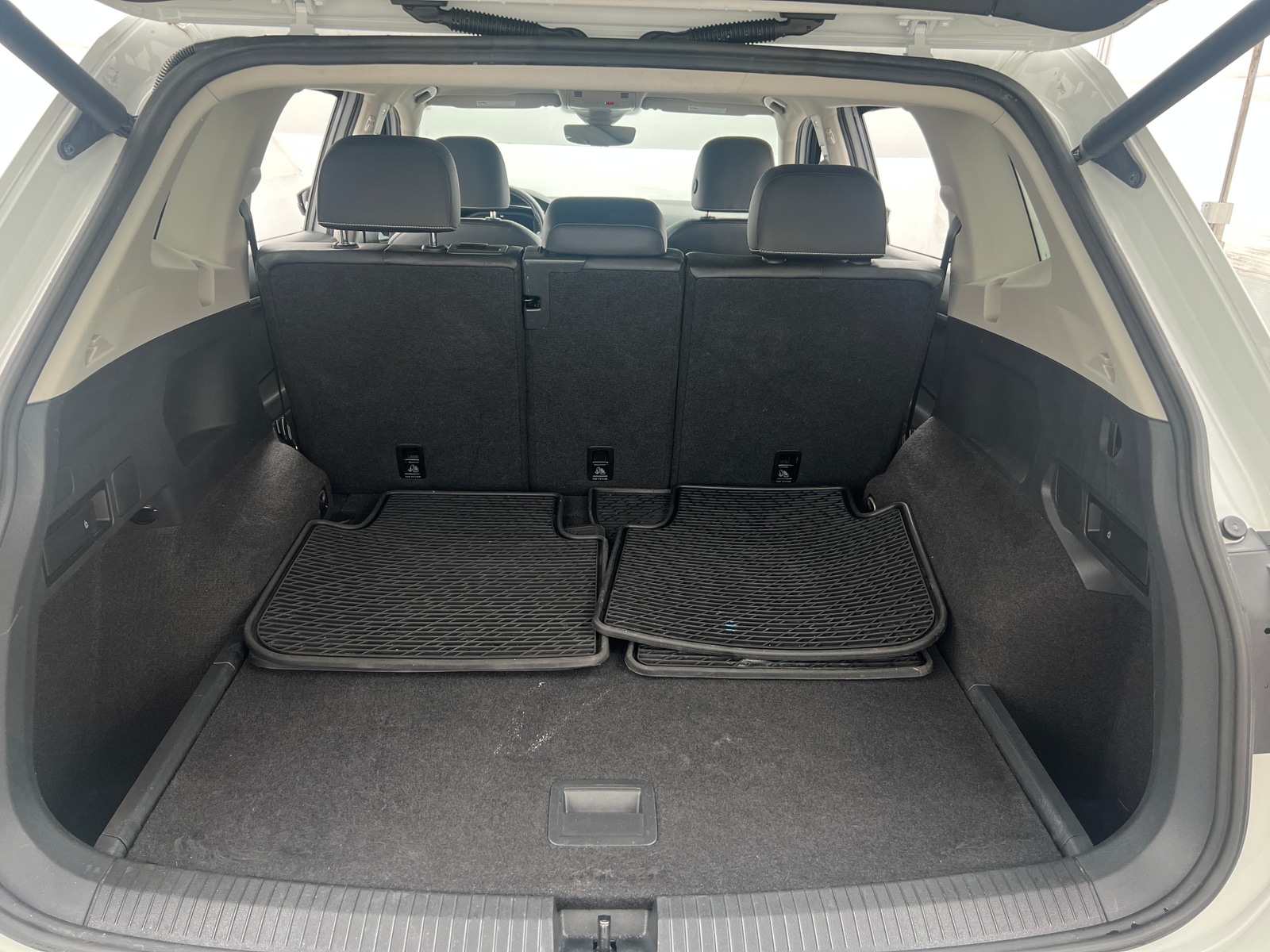 Thumbnail: 2021 Volkswagen Tiguan - 6