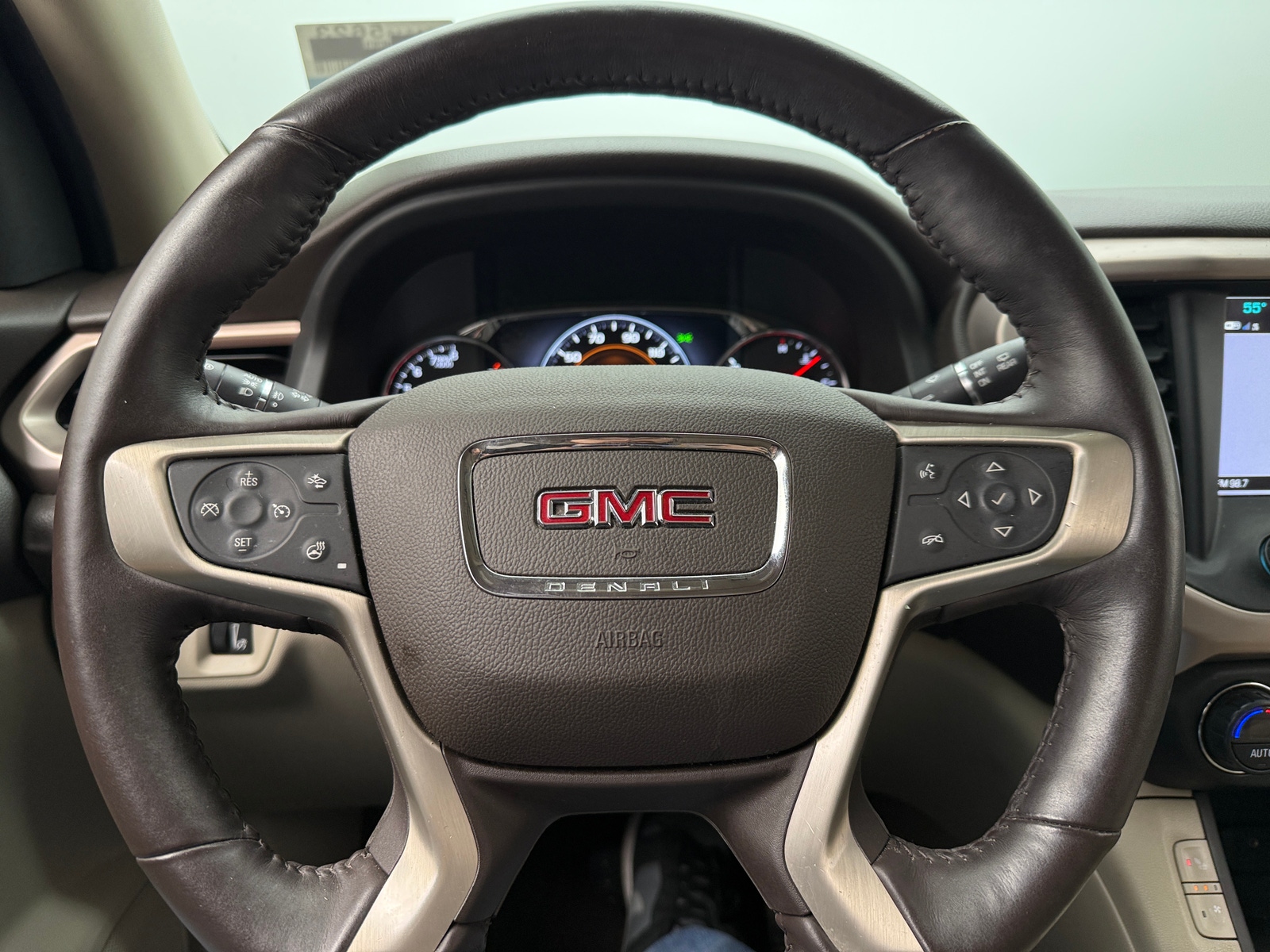 Thumbnail: 2017 GMC Acadia - 4