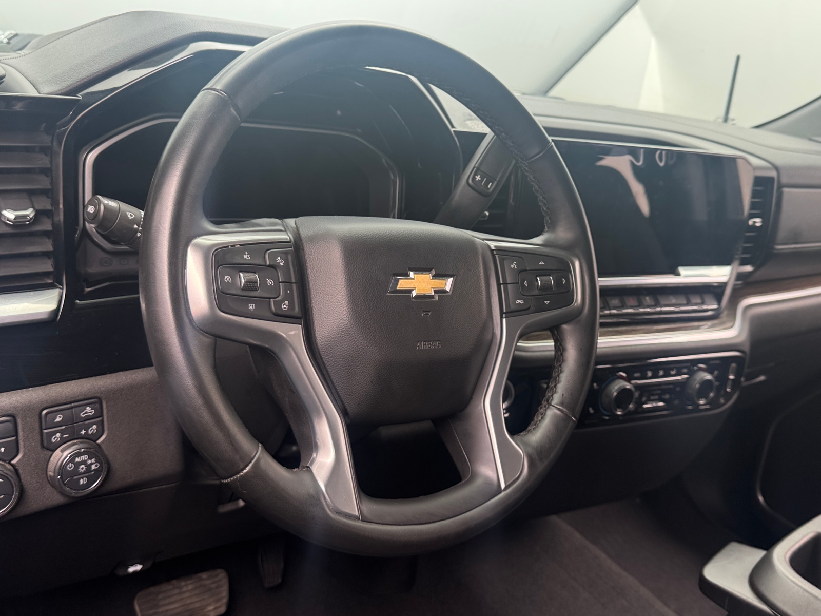 Thumbnail: 2024 Chevrolet Silverado 2500 - 5