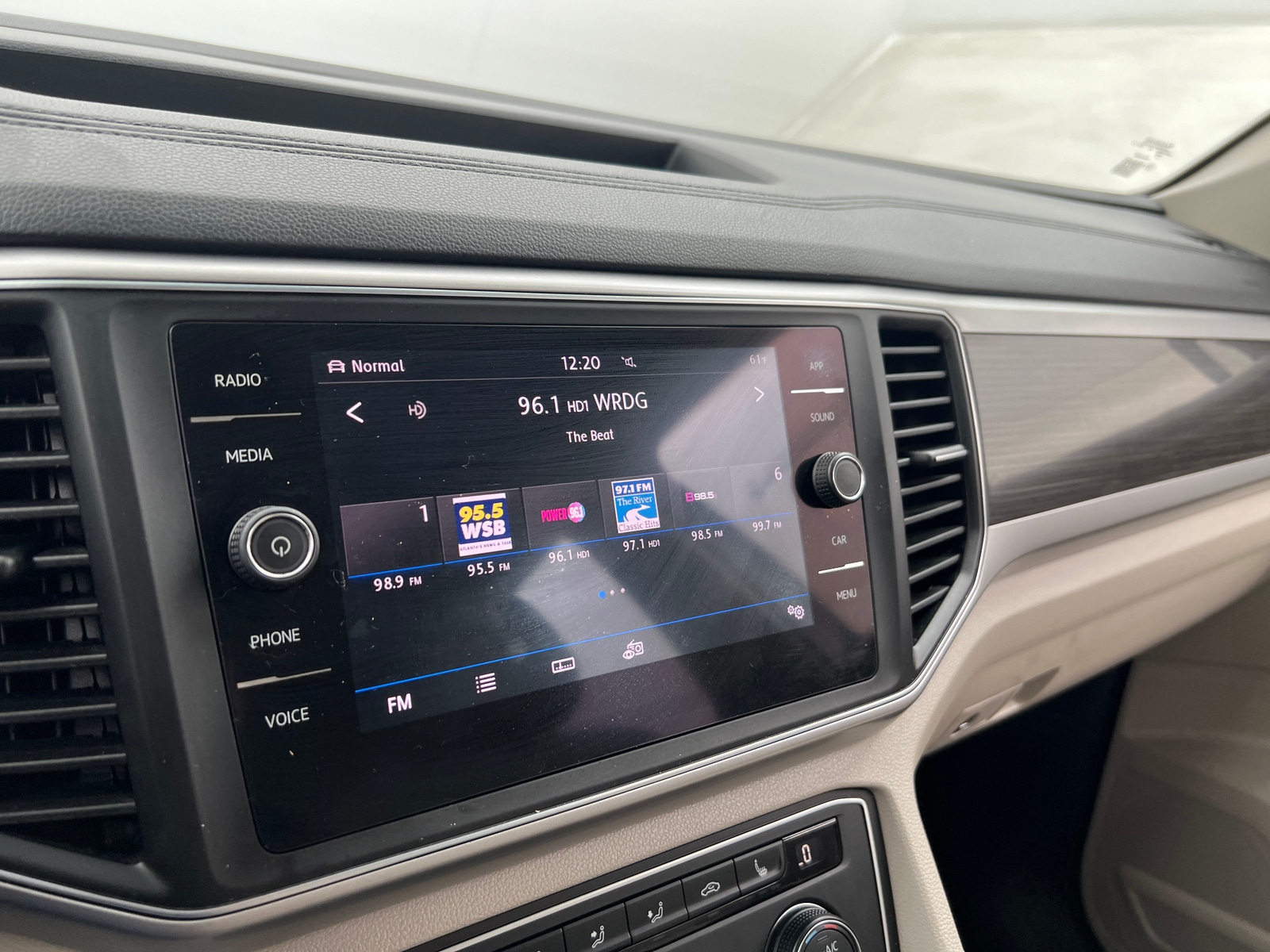 Thumbnail: 2018 Volkswagen Atlas - 4