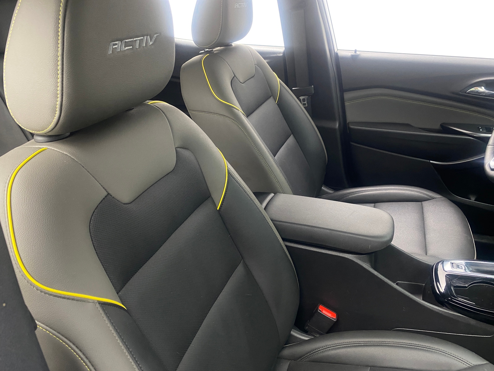 Thumbnail: 2025 Chevrolet Trax - 2
