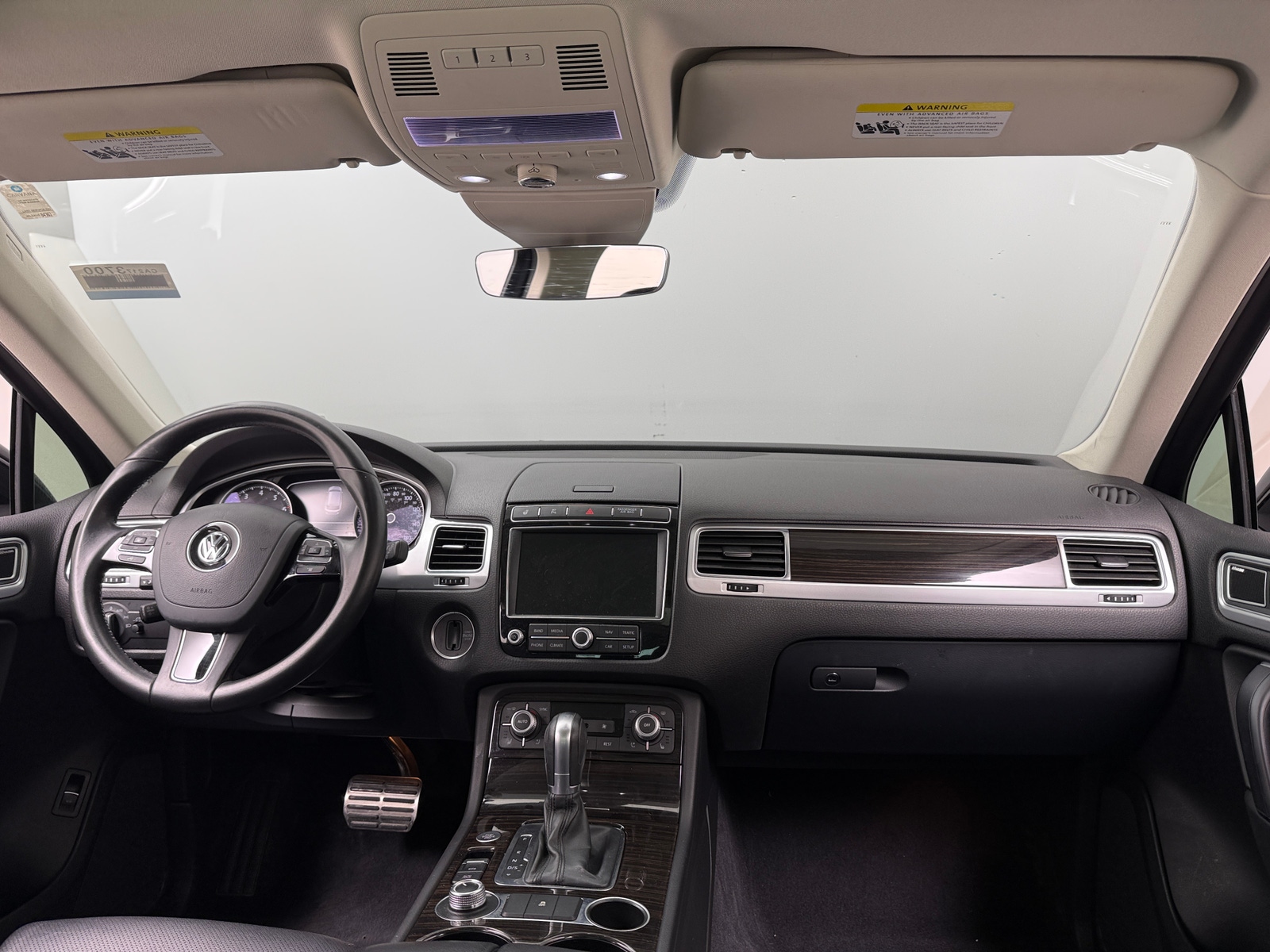Thumbnail: 2017 Volkswagen Touareg - 2