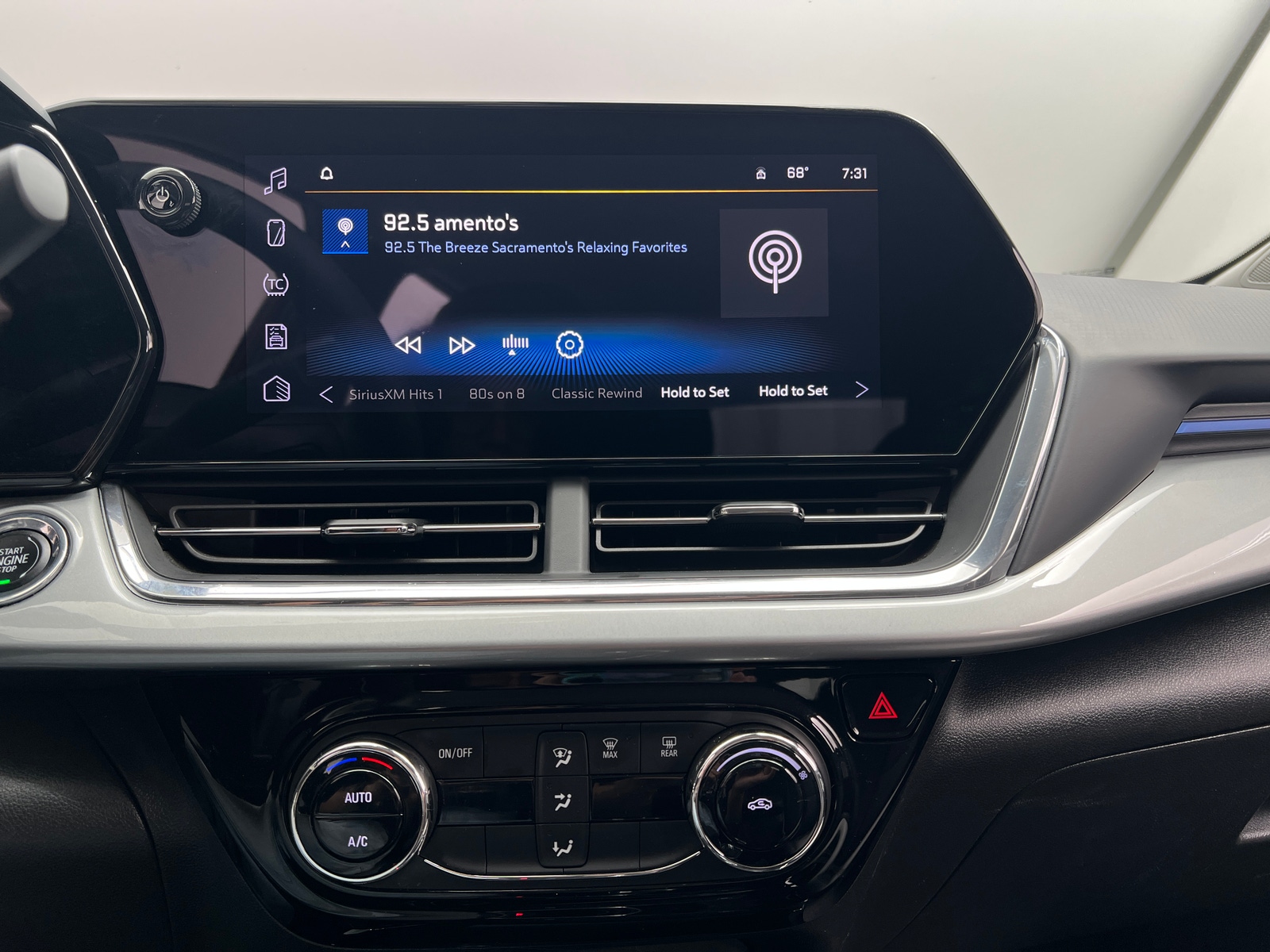 Thumbnail: 2025 Chevrolet Trax - 4