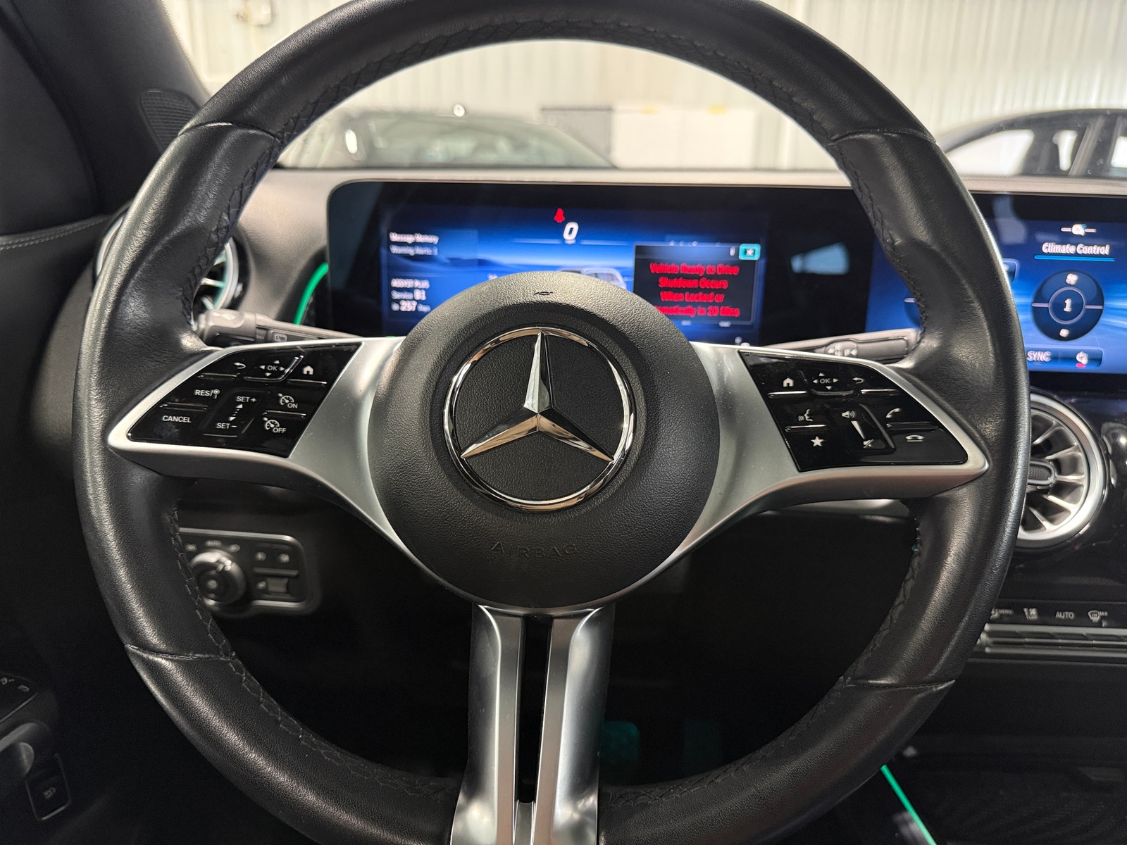Thumbnail: 2025 Mercedes-Benz GLB - 4